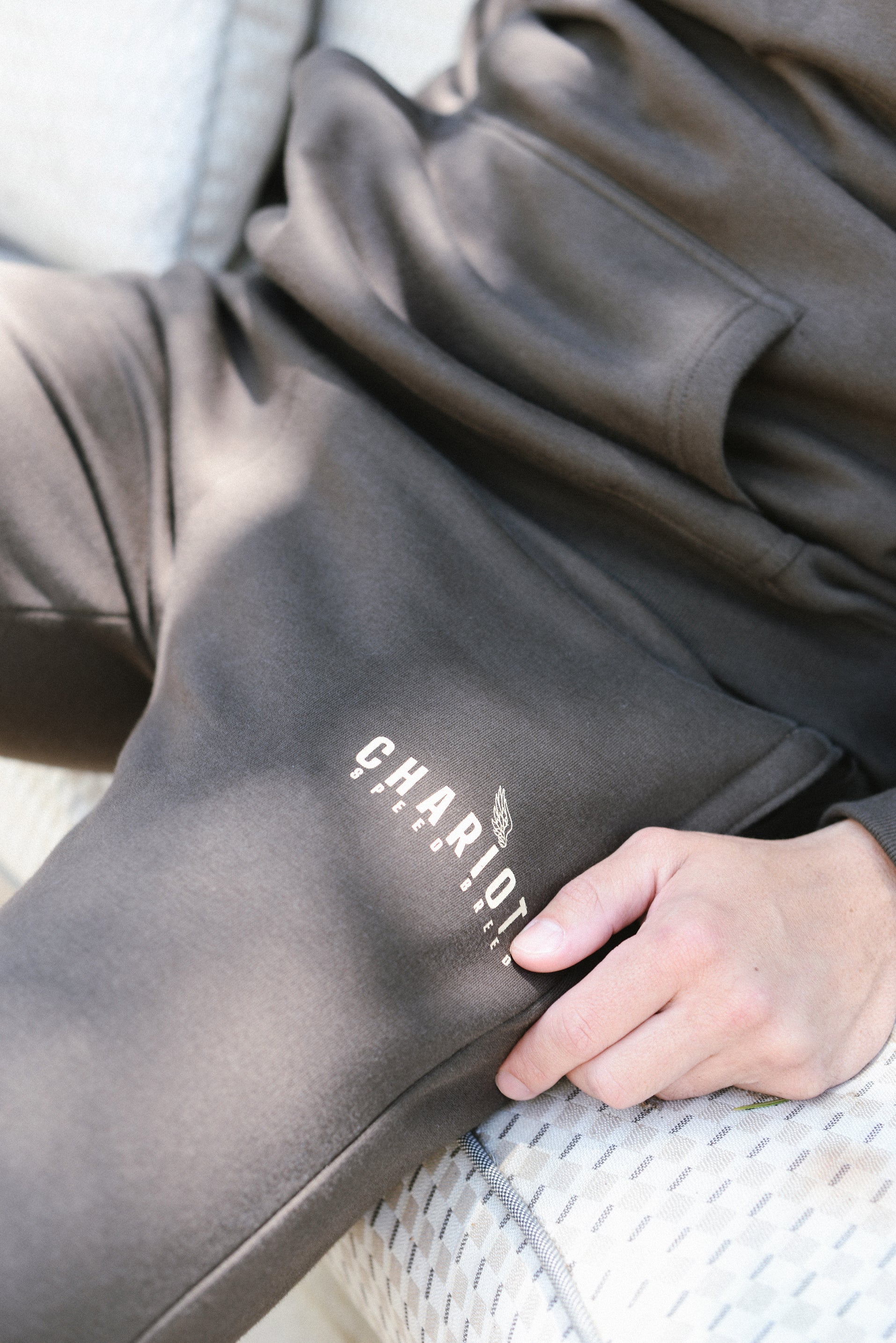 WINGS ULTIMAE PREMIUM PULLOVER HOODIE (Tobacco)