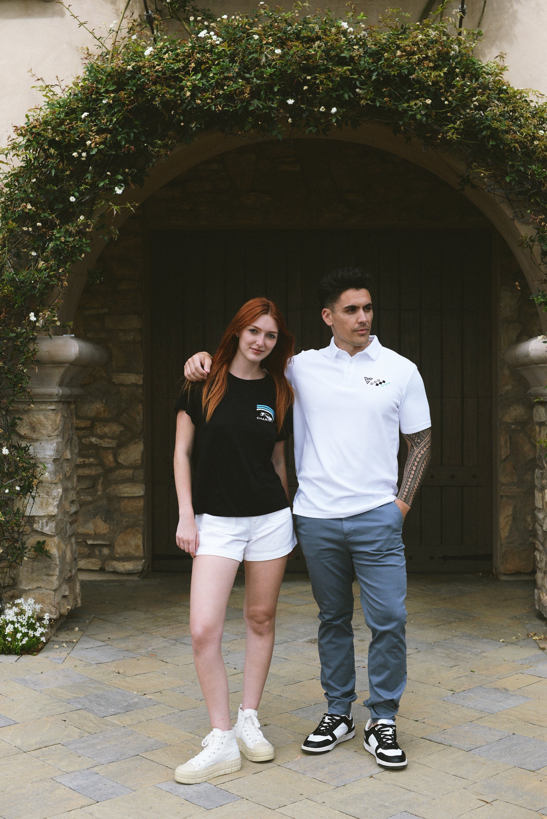 WHALE TAIL WOMENS BOYFRIEND TEE (Black)