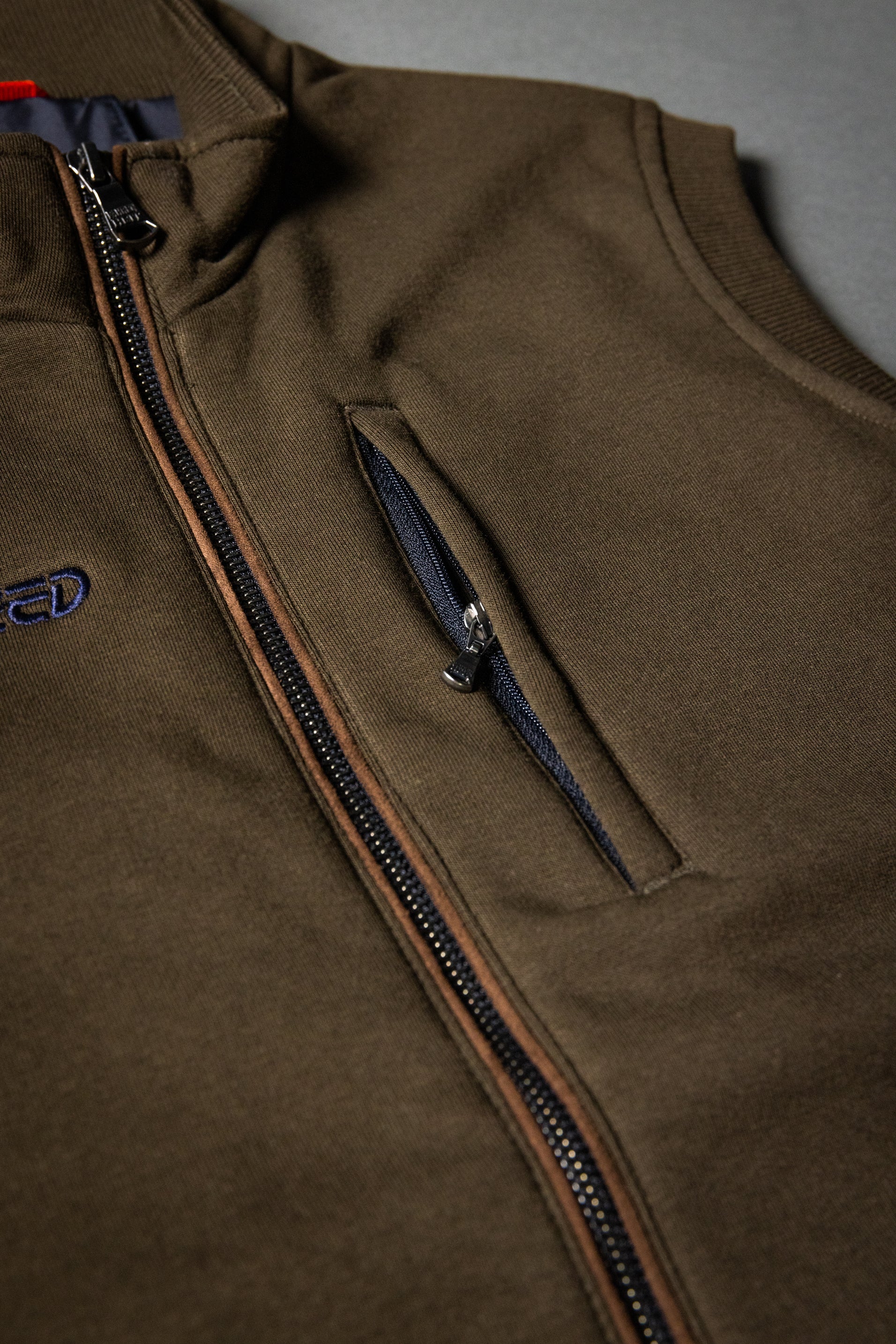 SPEED BREED PREMIUM FULL-ZIP VEST (Olive Green/Navy)