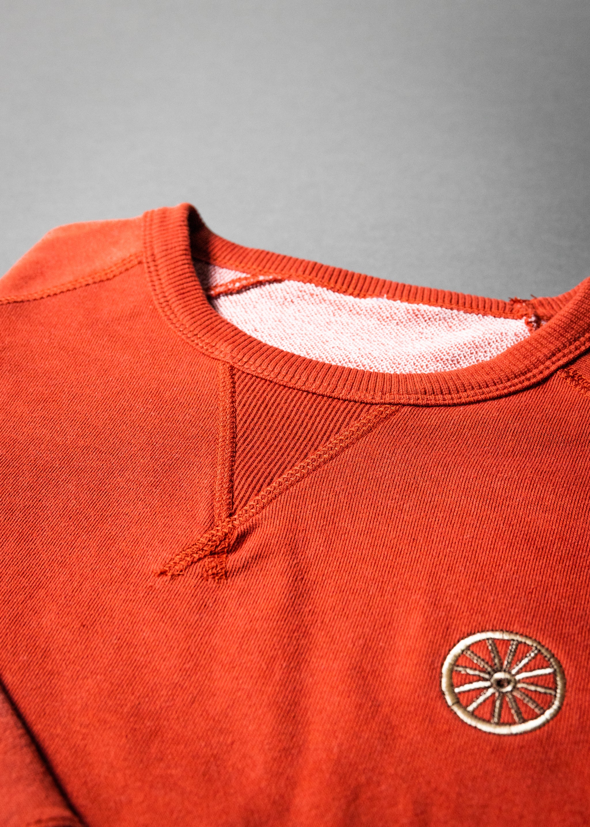 CHARIOTS EMBROIDERED UNISEX FRENCH TERRY CREW NECK SWEATER (Spice Red)