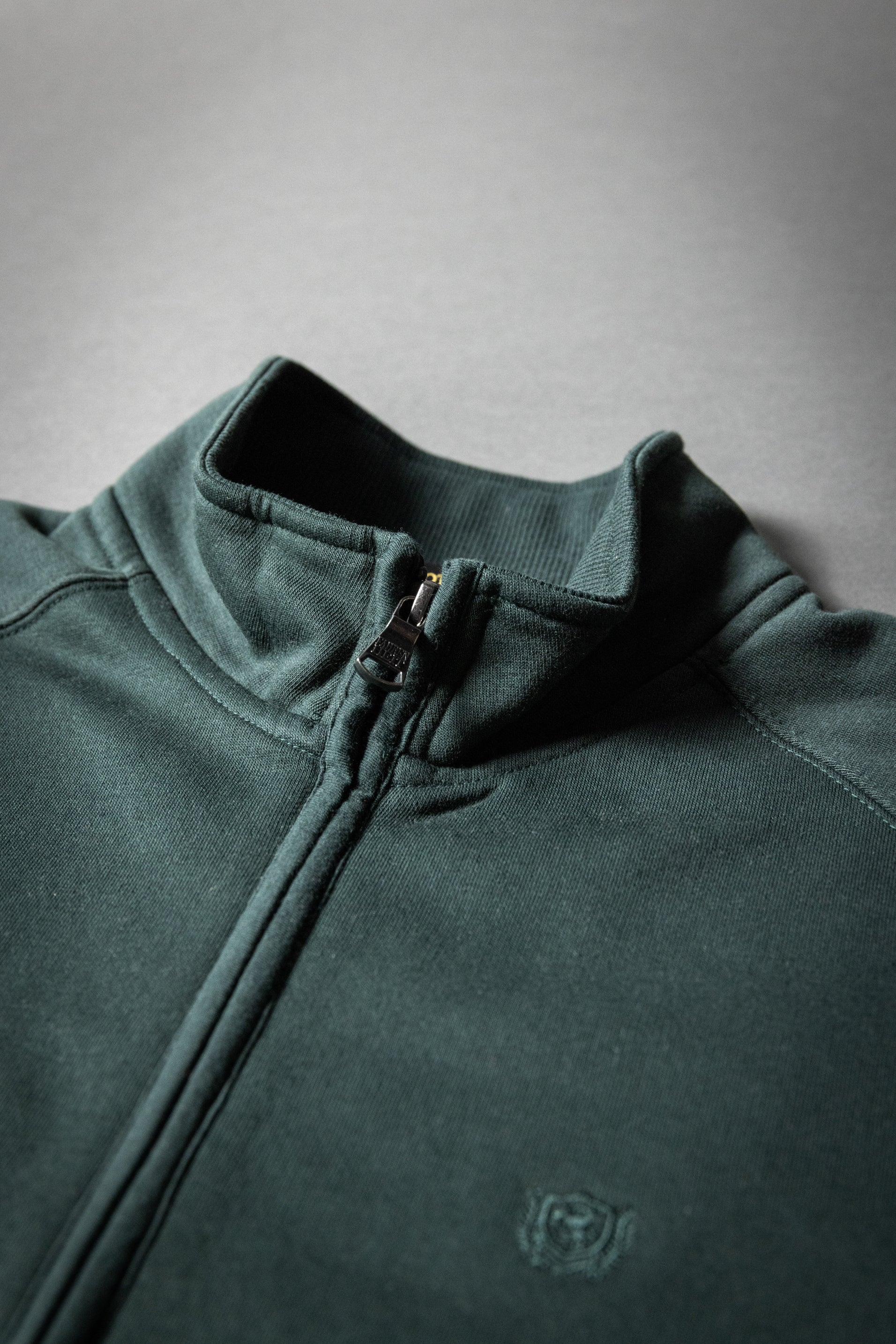 SPEED BREED PREMIUM FULL-ZIP TRACK JACKET (Hunter Green/Light Gold)
