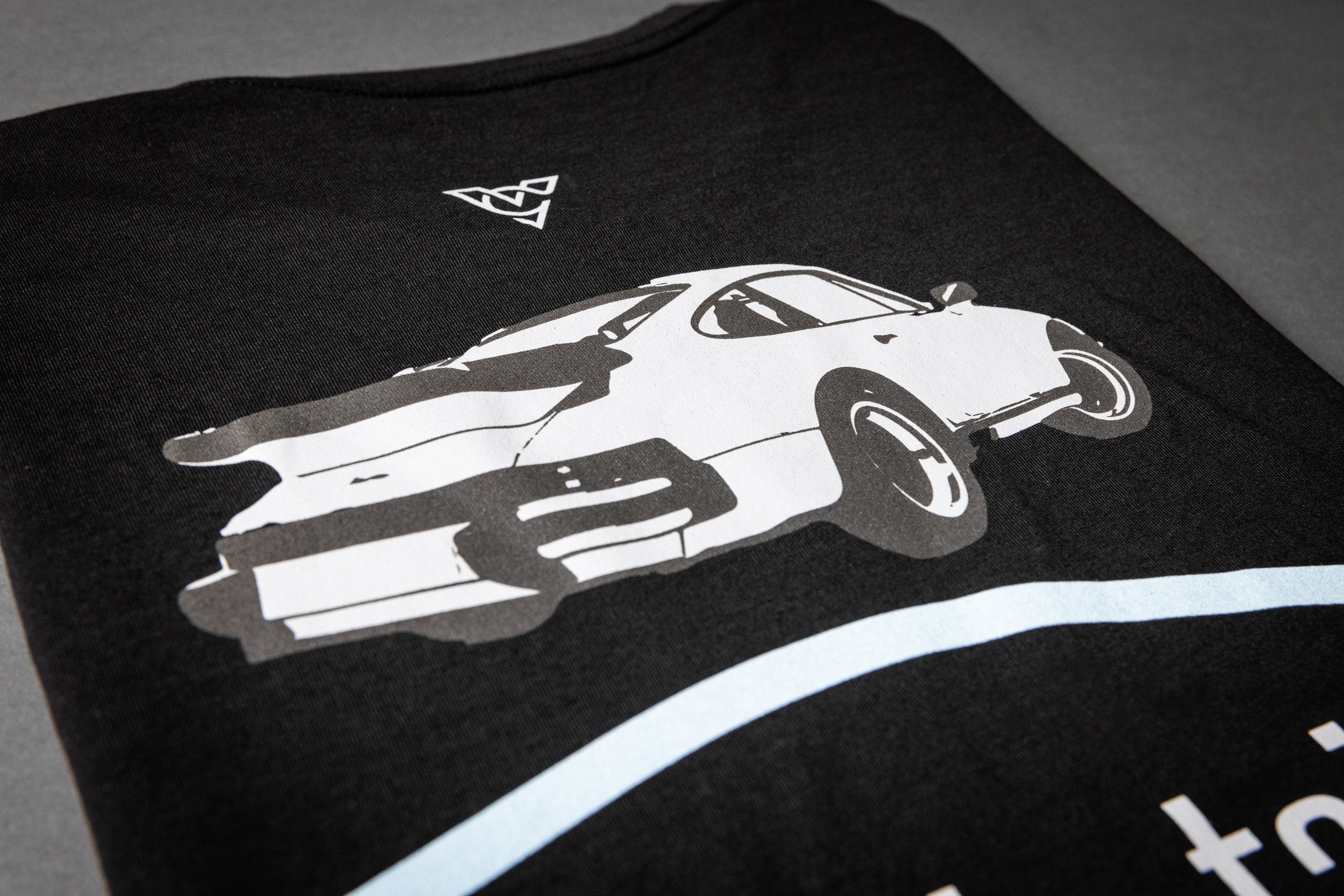 WHALE TAIL TEE (Black)