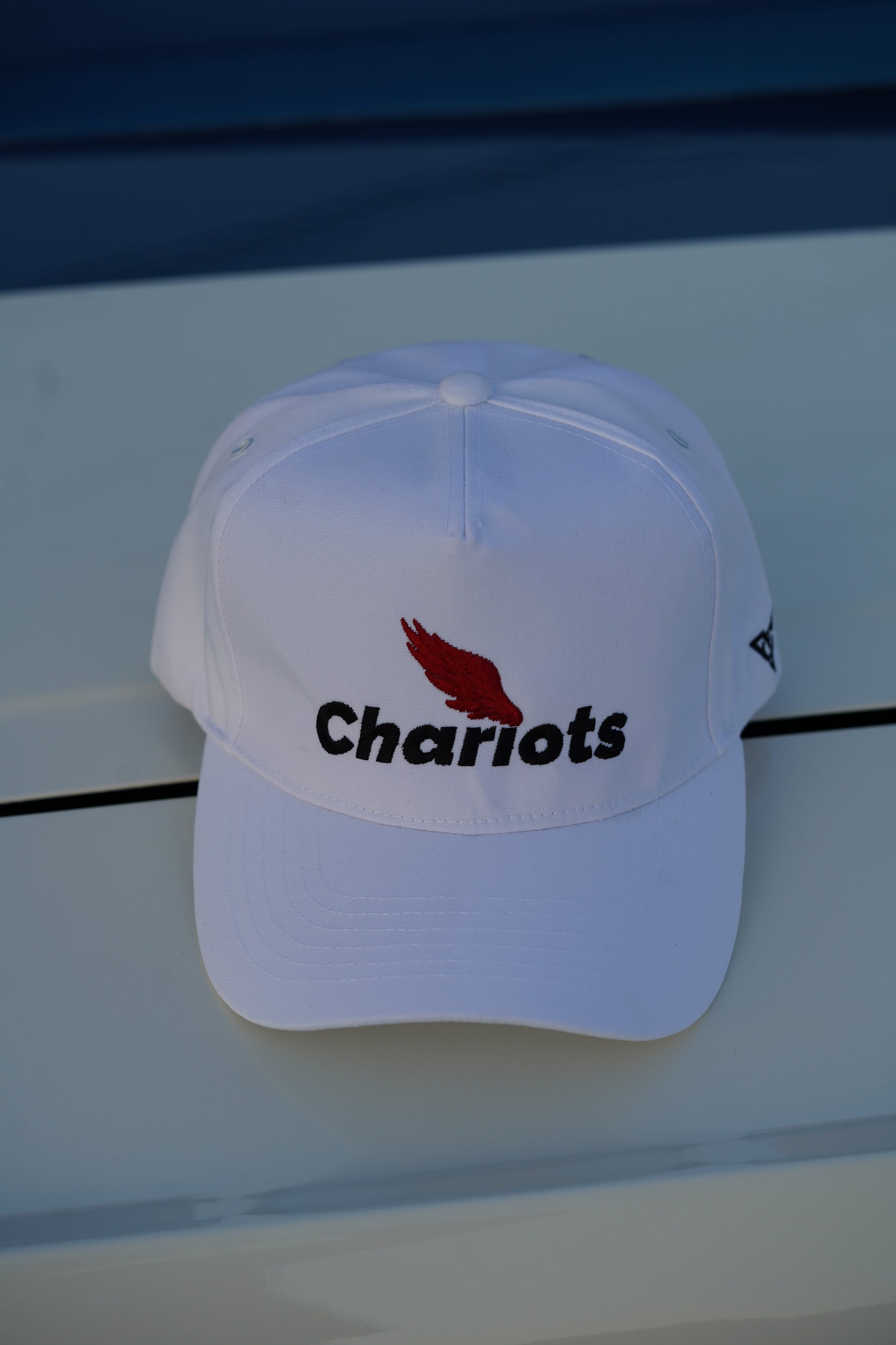 ZEPHYR COTTON CANVAS HAT (White/Black/Brick Red)