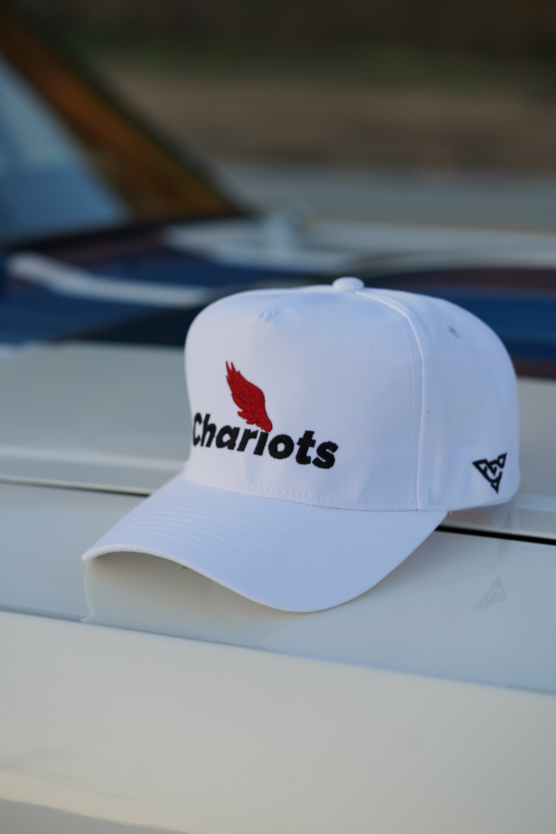 ZEPHYR COTTON CANVAS HAT (White/Black/Brick Red)