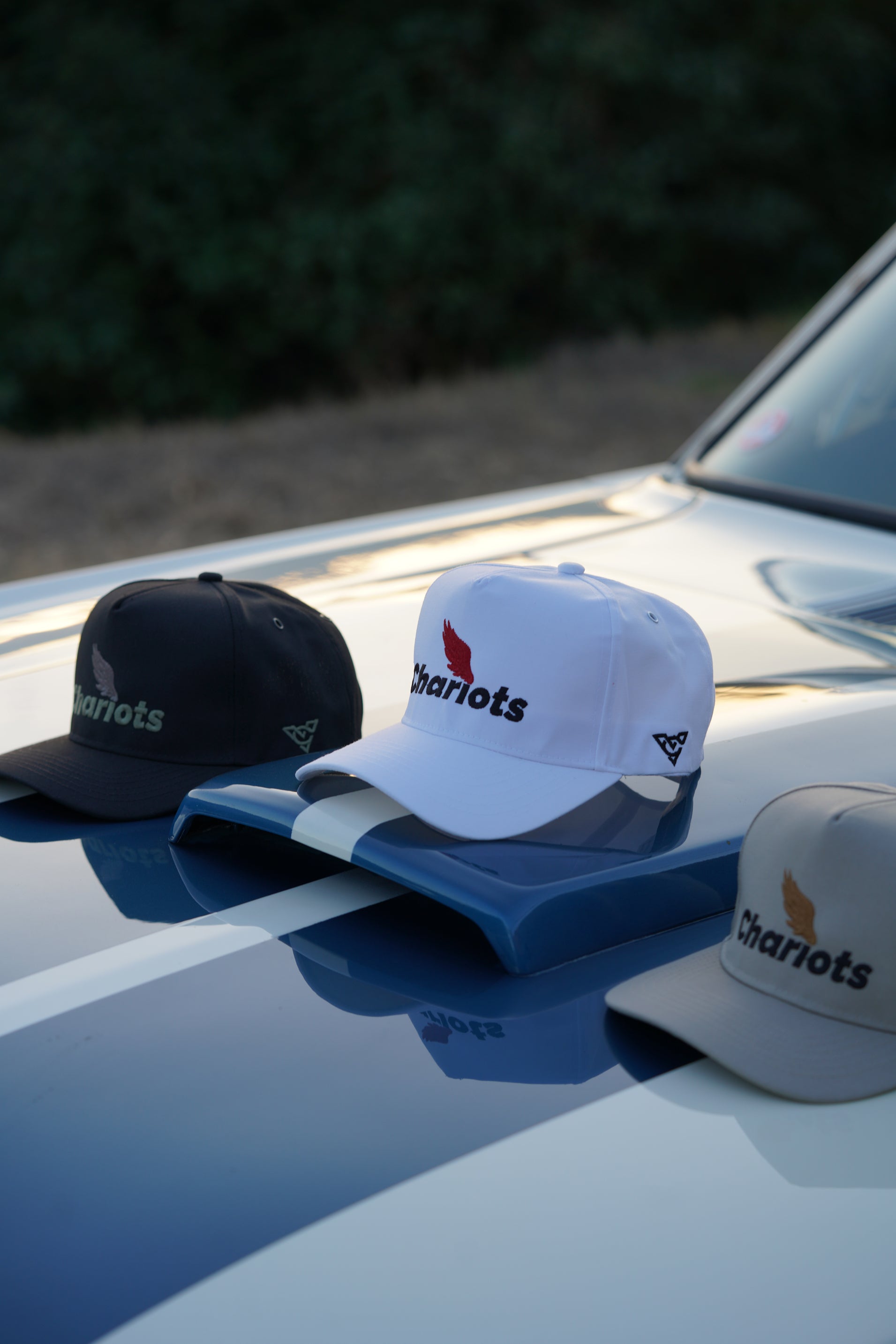 ZEPHYR COTTON CANVAS HAT (White/Black/Brick Red)