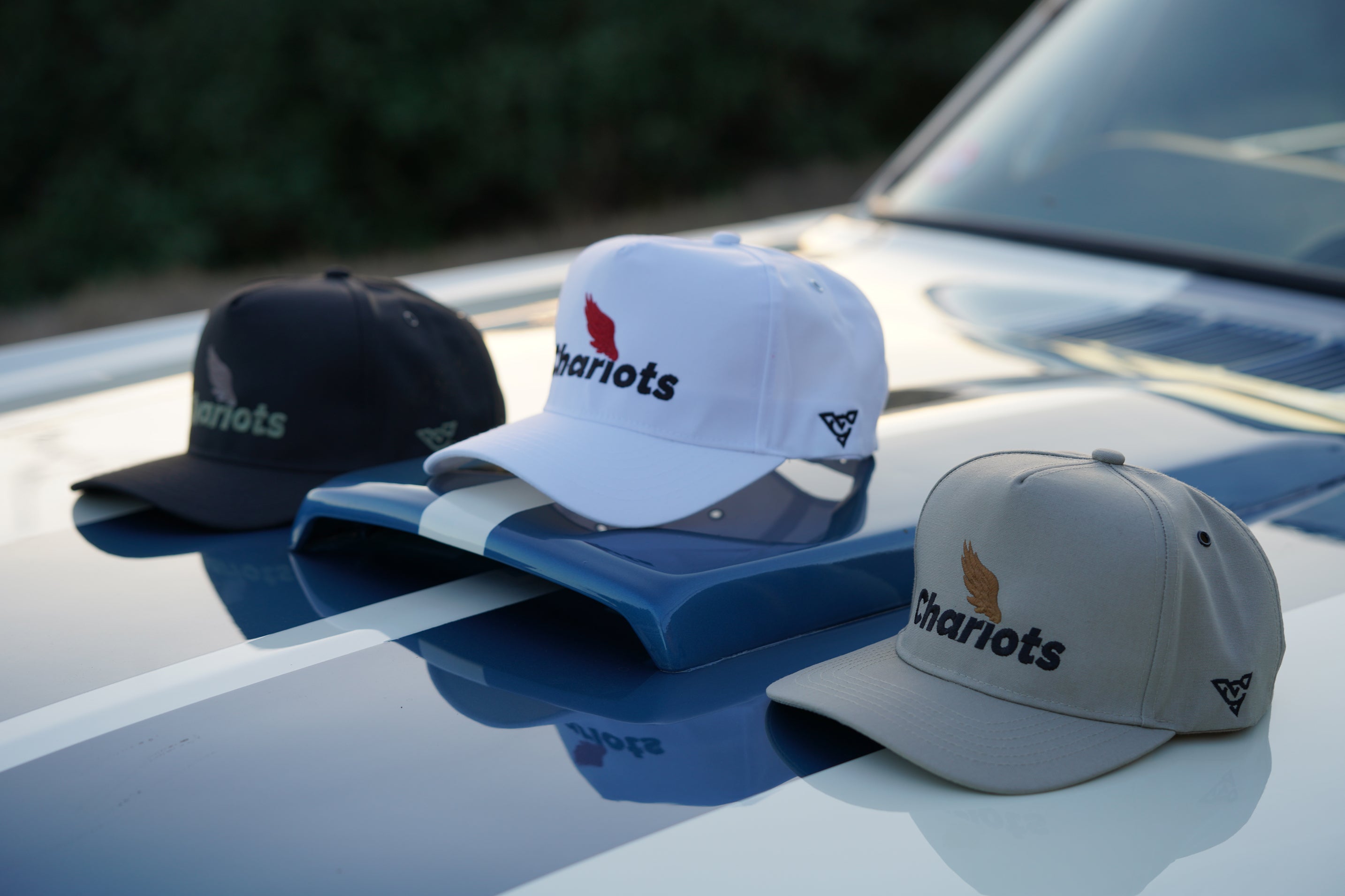 ZEPHYR COTTON CANVAS HAT (White/Black/Brick Red)
