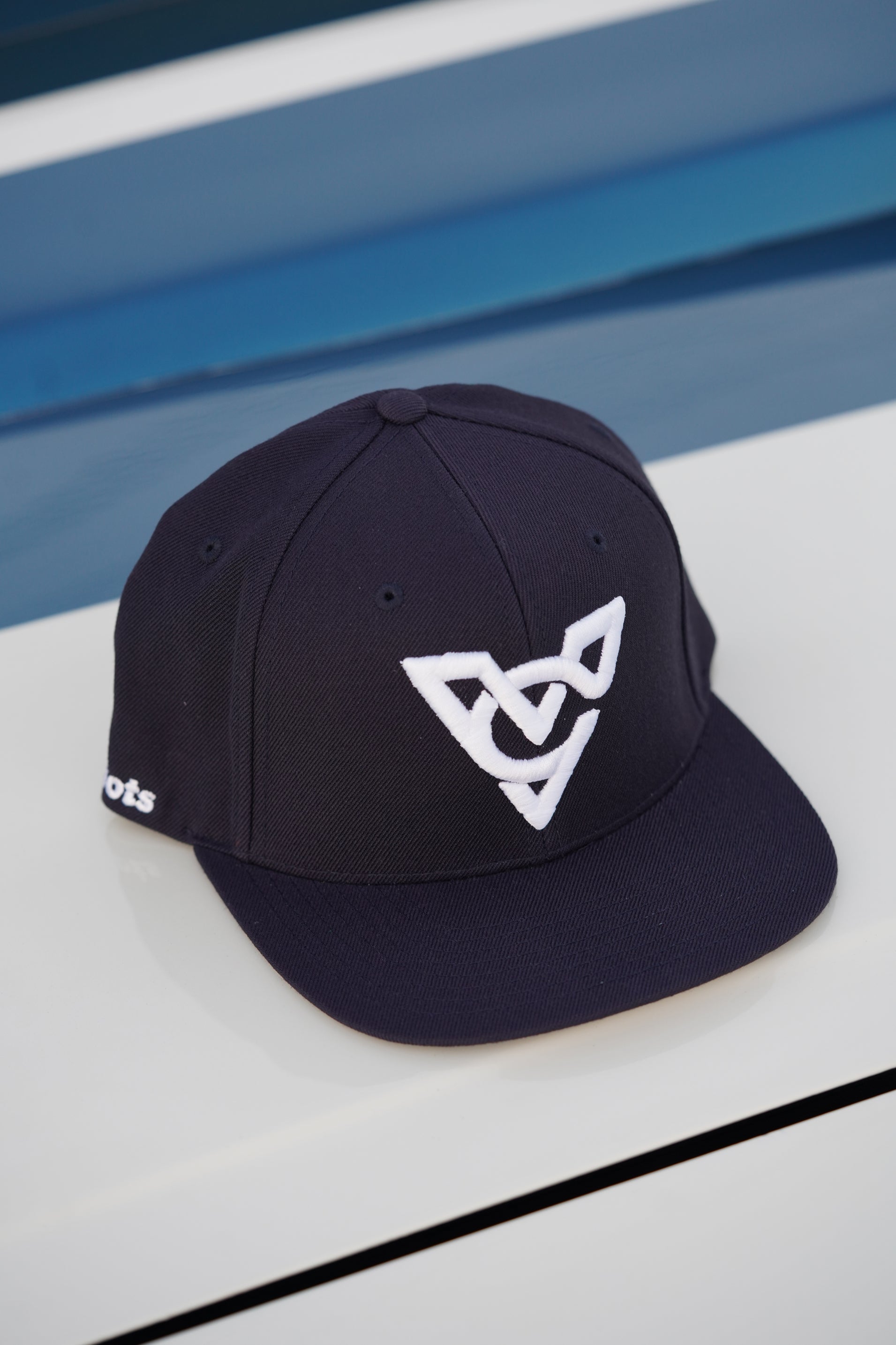 VC PUFF HAT (Navy/White Puff)