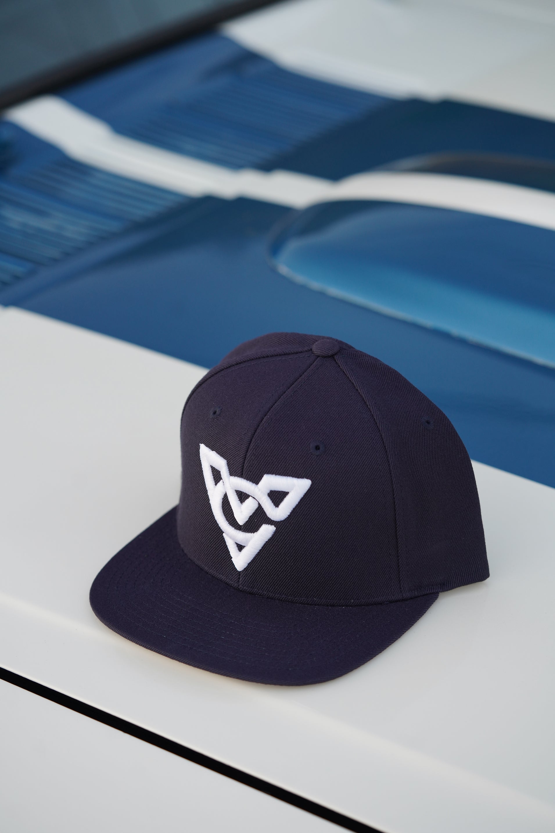 VC PUFF HAT (Navy/White Puff)