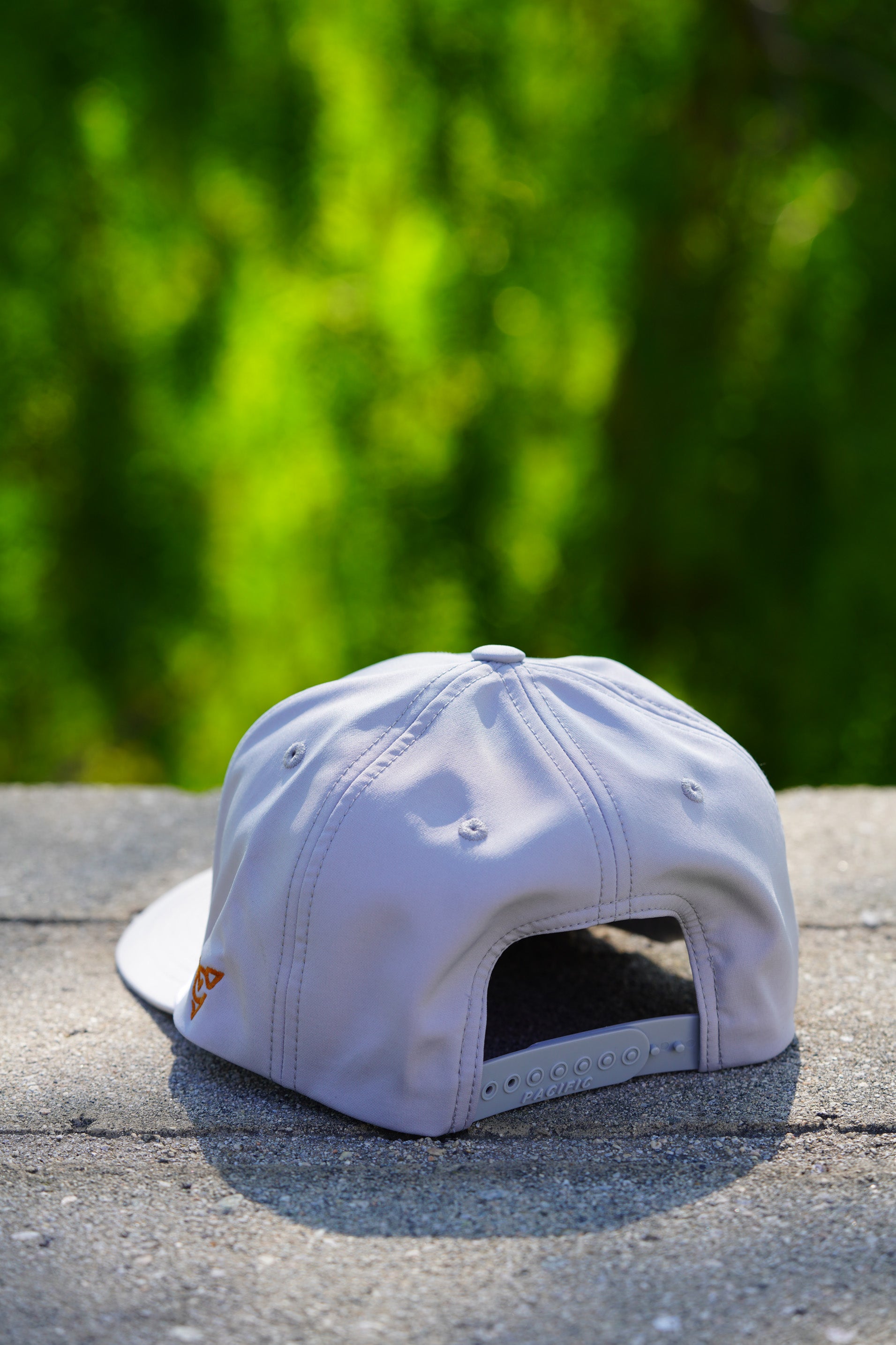 ZEPHYR WEEKENDER HAT (Silver/Bronze/White)