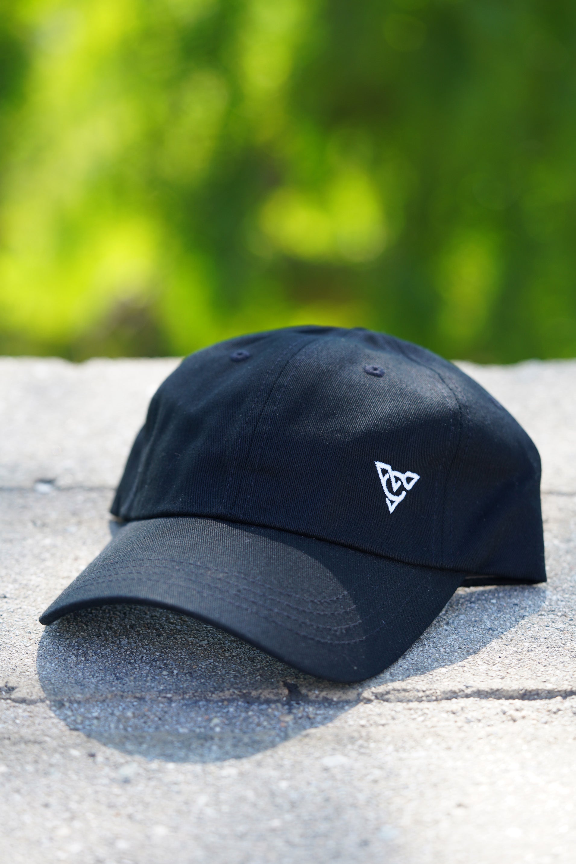 VC DAD HAT (Black/White)