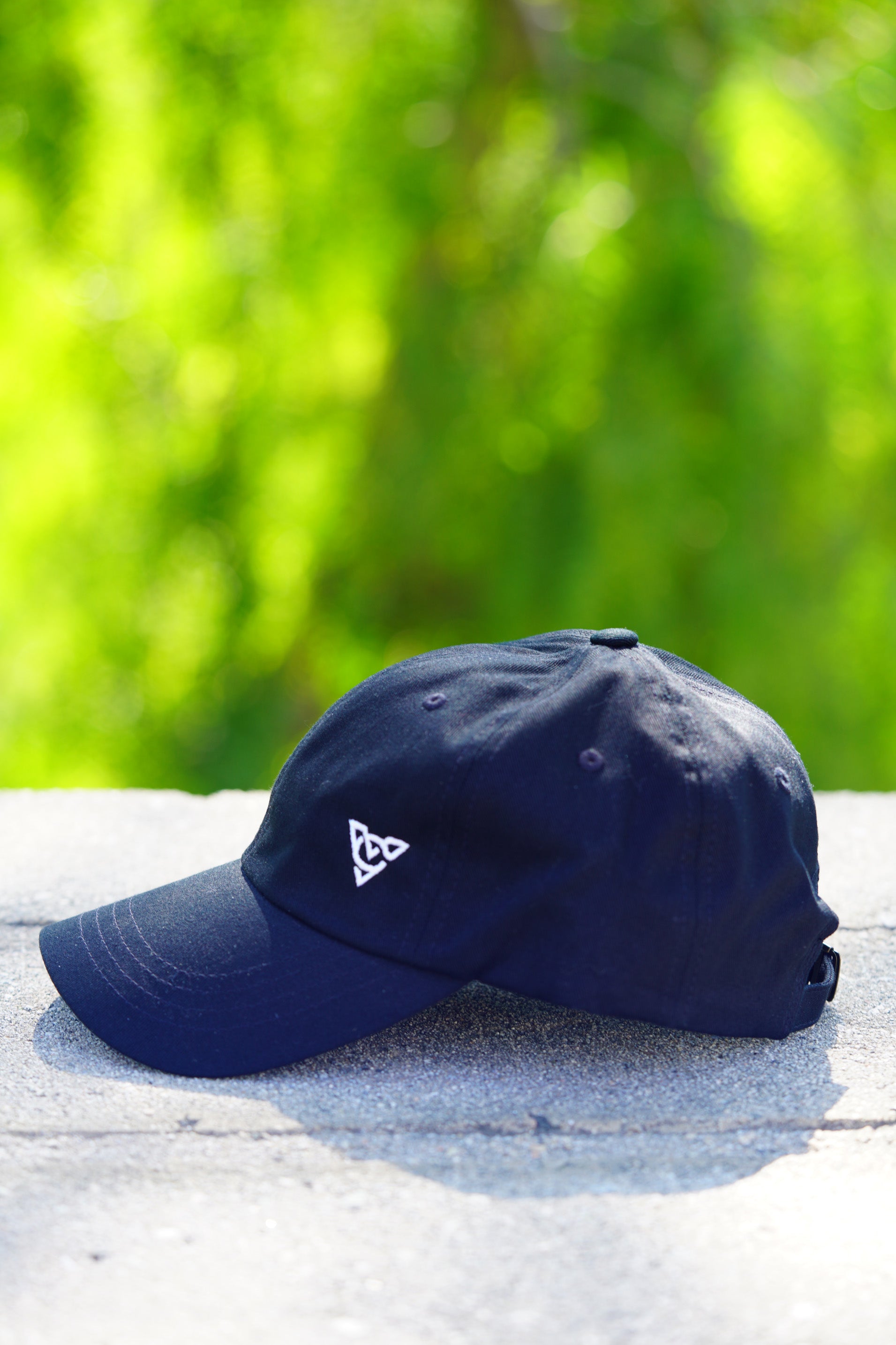 VC DAD HAT (Black/White)