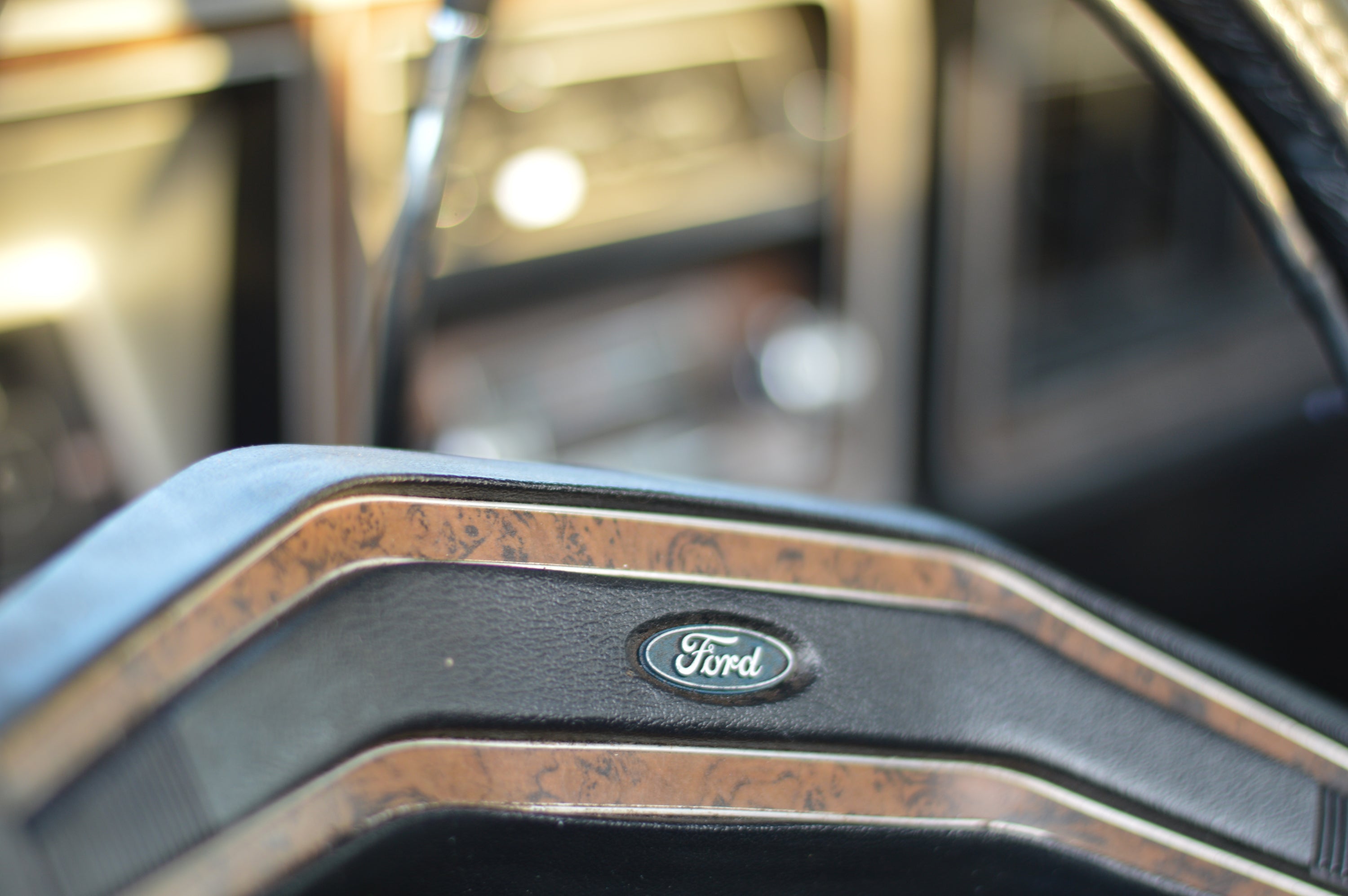 1978 Ford F-250 4x4 Lariat White/Gold FINE ART PRINT