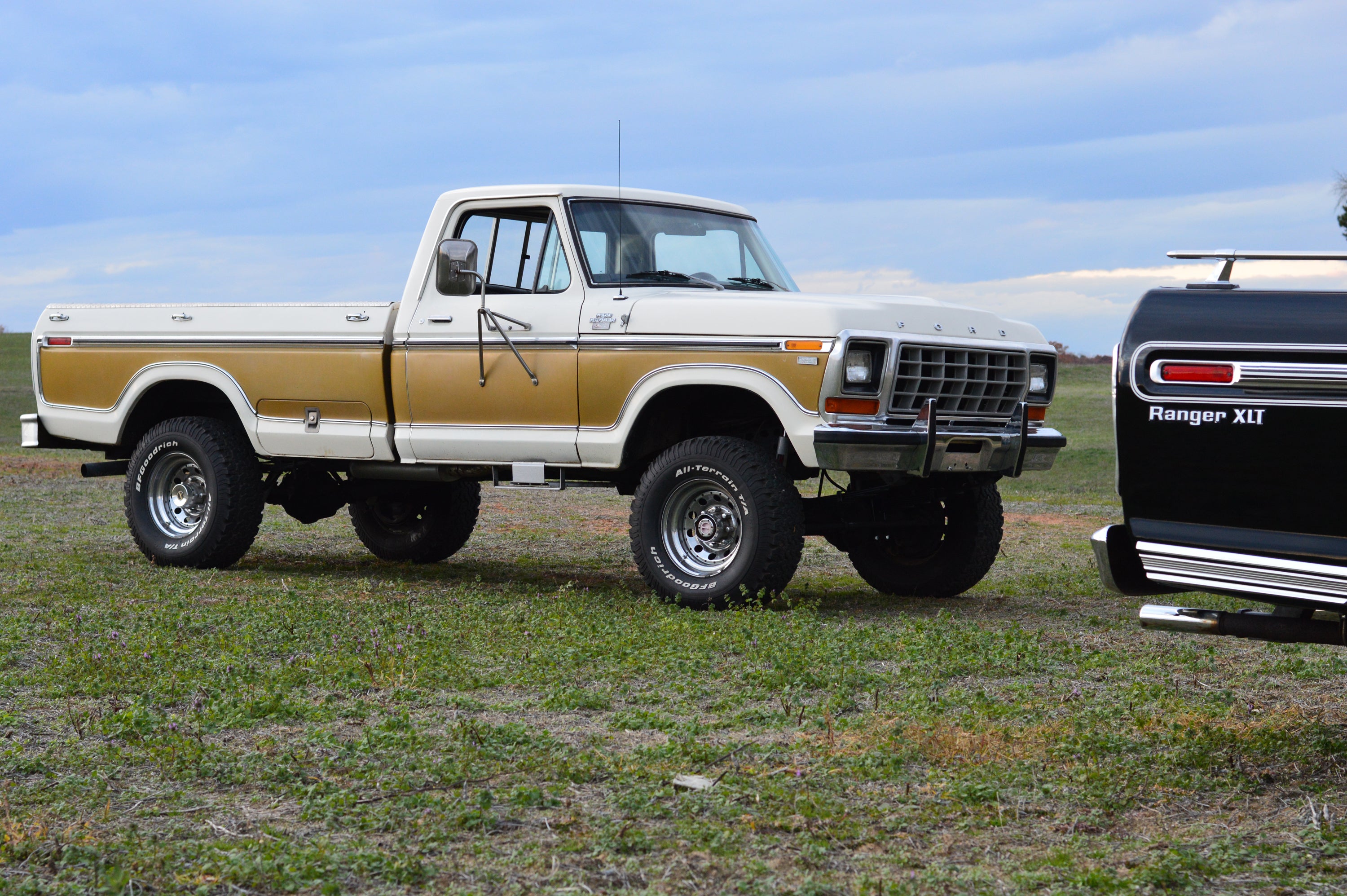 1978 Ford F-250 4x4 Lariat White/Gold FINE ART PRINT