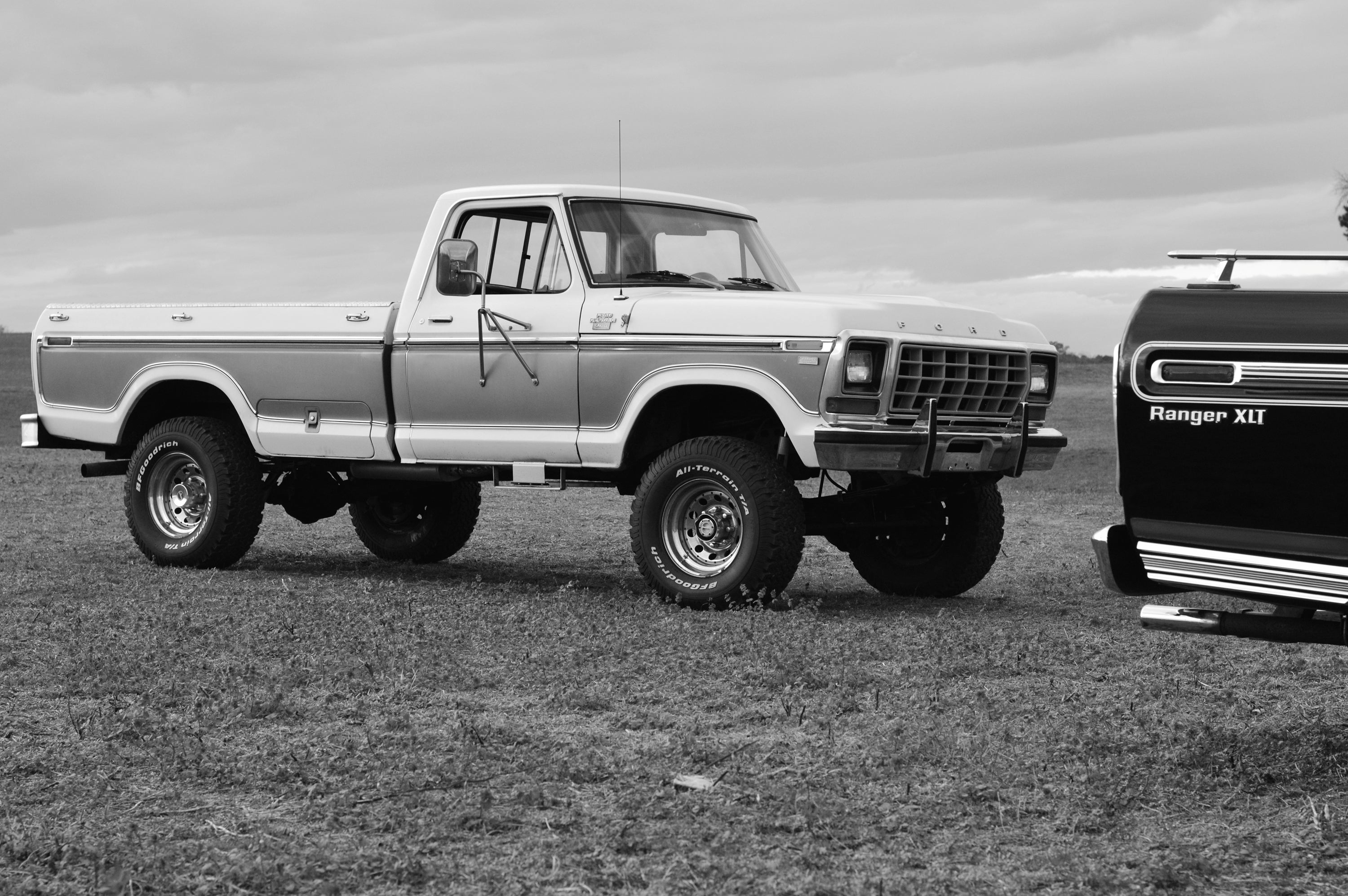 1978 Ford F-250 4x4 Lariat White/Gold FINE ART PRINT