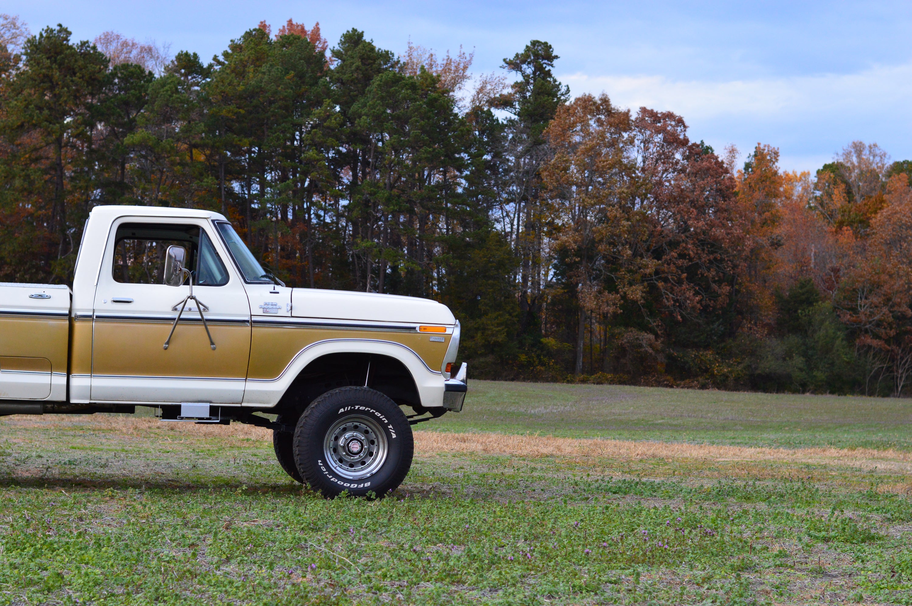 1978 Ford F-250 4x4 Lariat White/Gold FINE ART PRINT