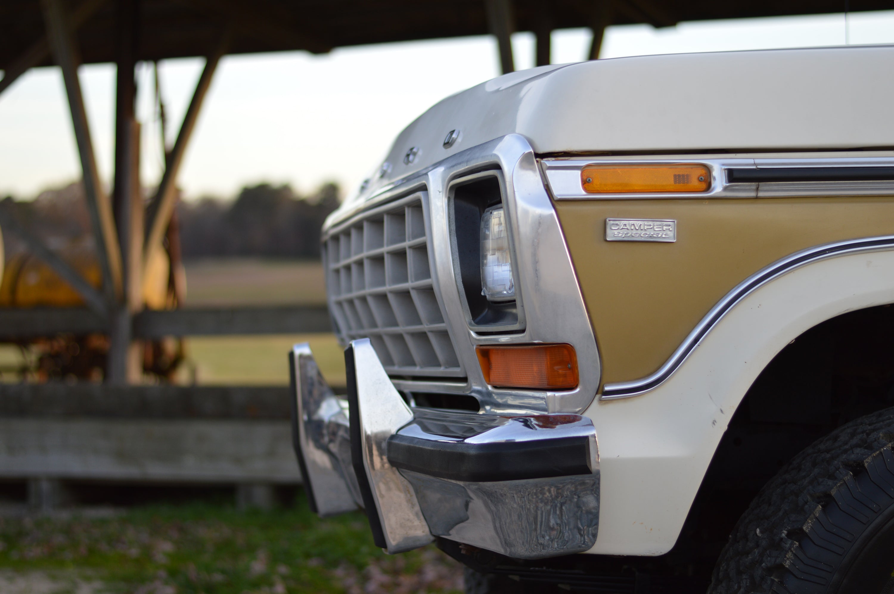 1978 Ford F-250 4x4 Lariat White/Gold FINE ART PRINT
