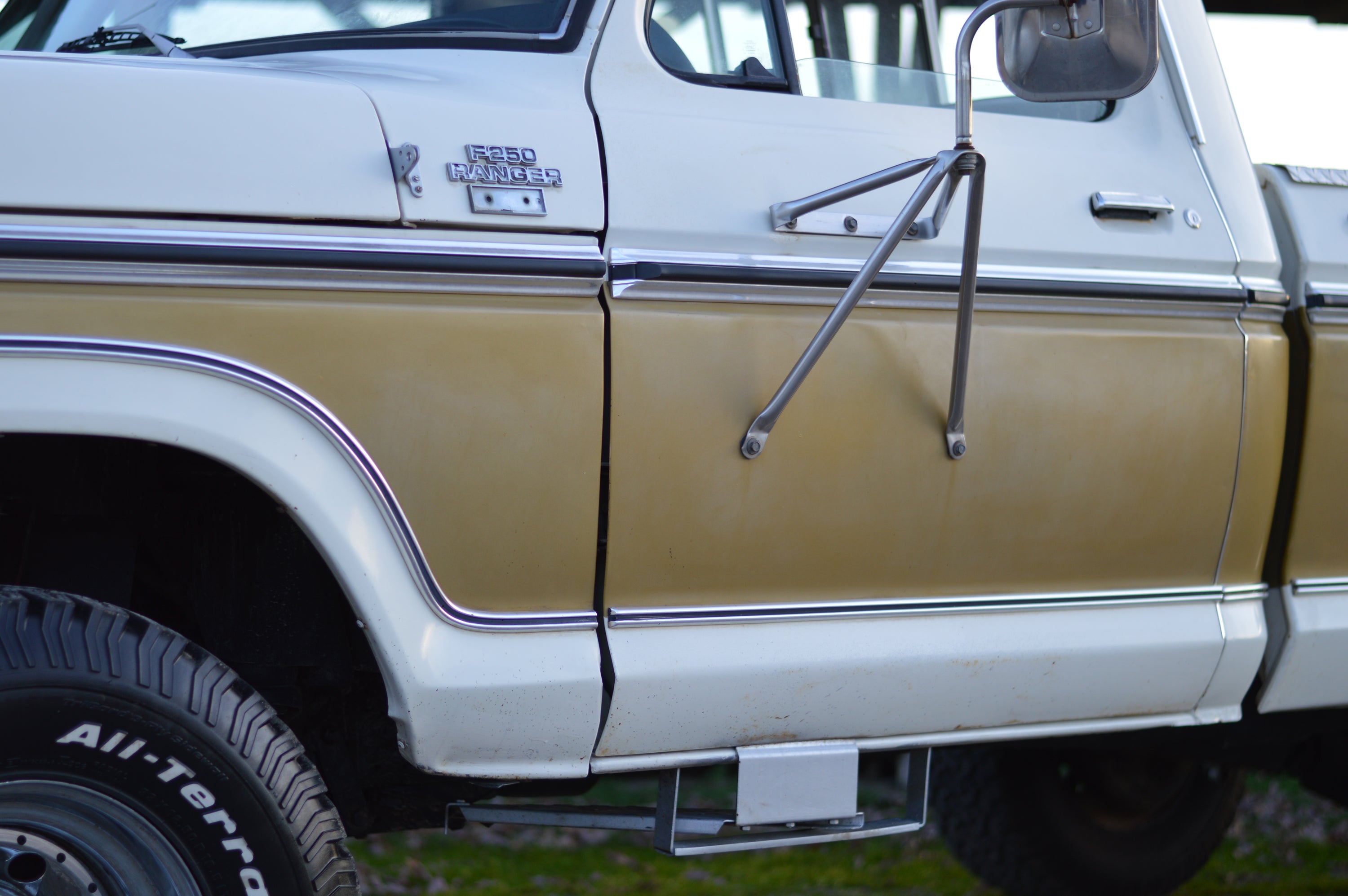 1978 Ford F-250 4x4 Lariat White/Gold FINE ART PRINT