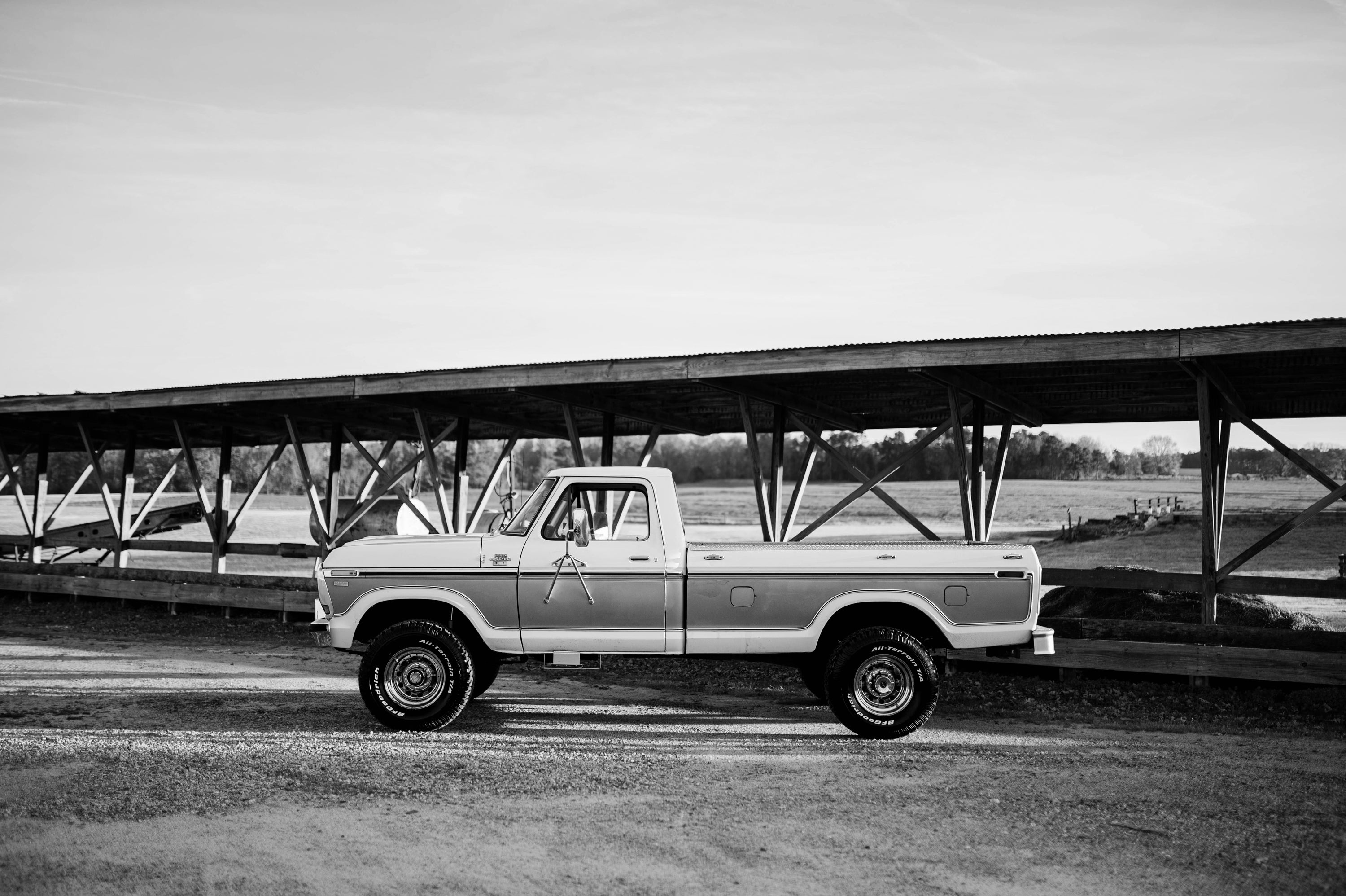 1978 Ford F-250 4x4 Lariat White/Gold FINE ART PRINT