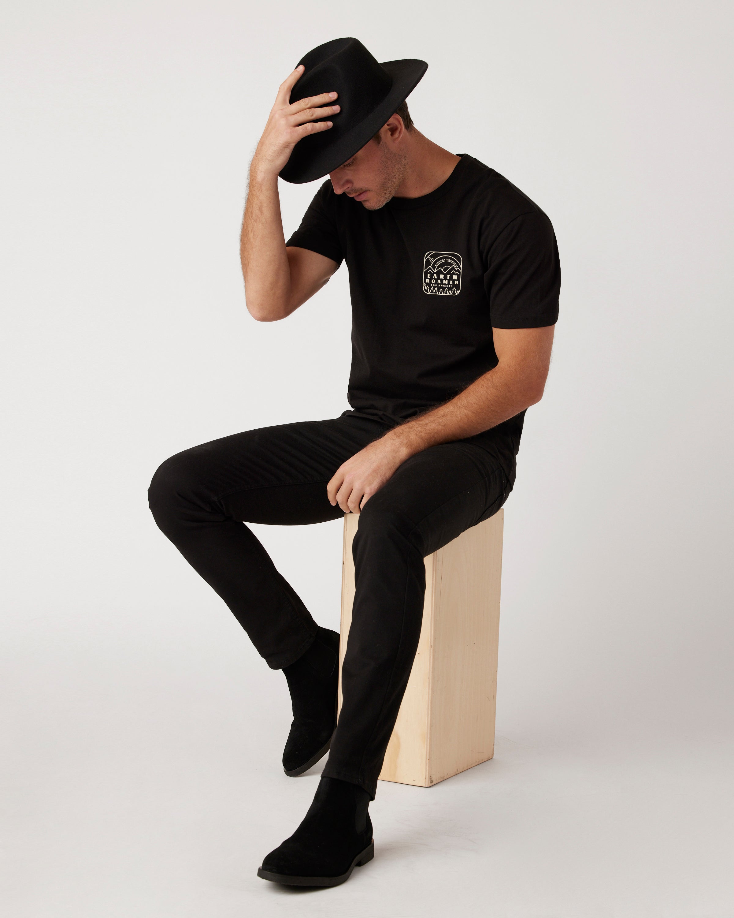 EARTH ROAMER TEE (Black)