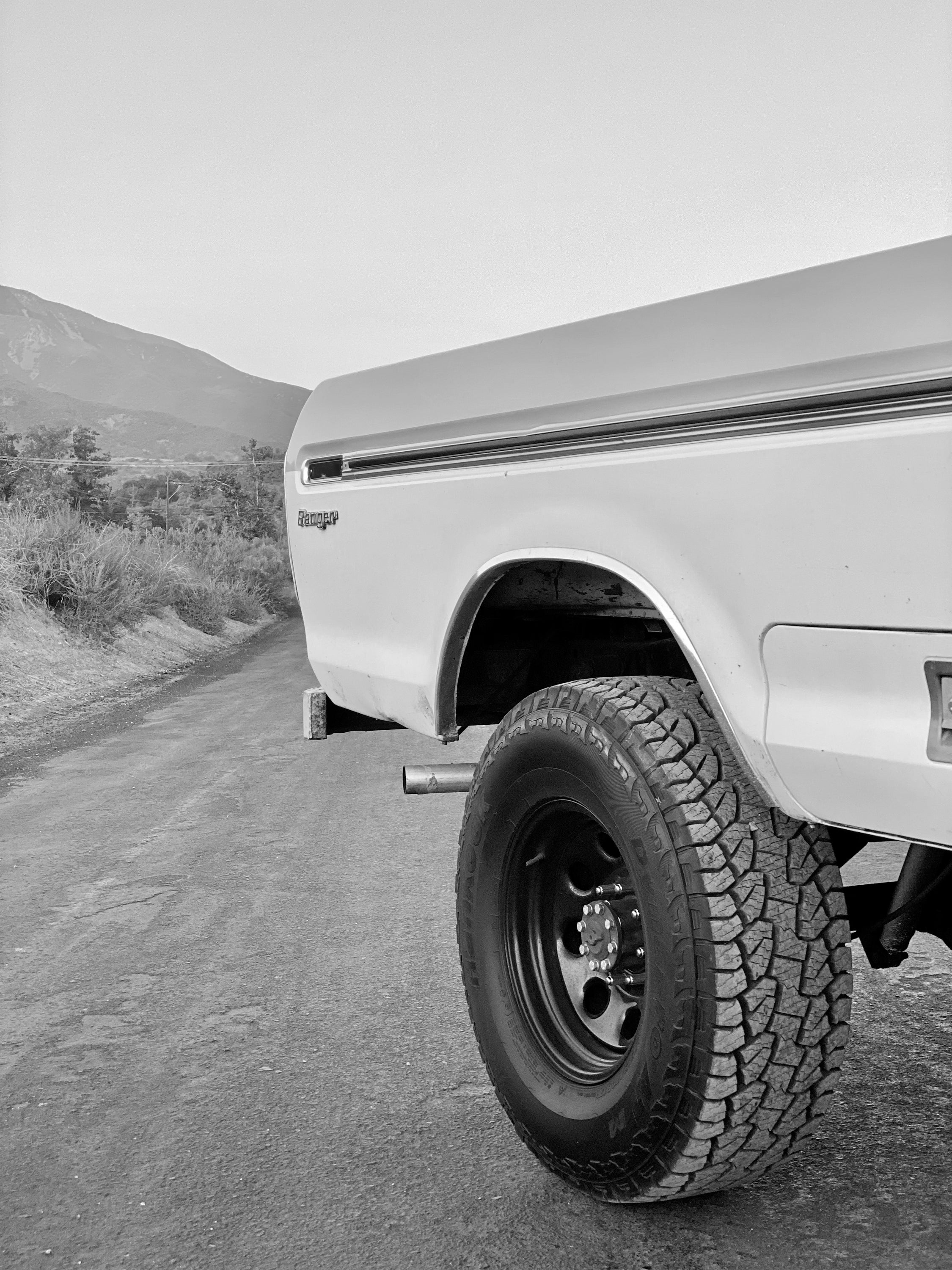1975 Ford F-250 Highboy Wind Blue FINE ART PRINT