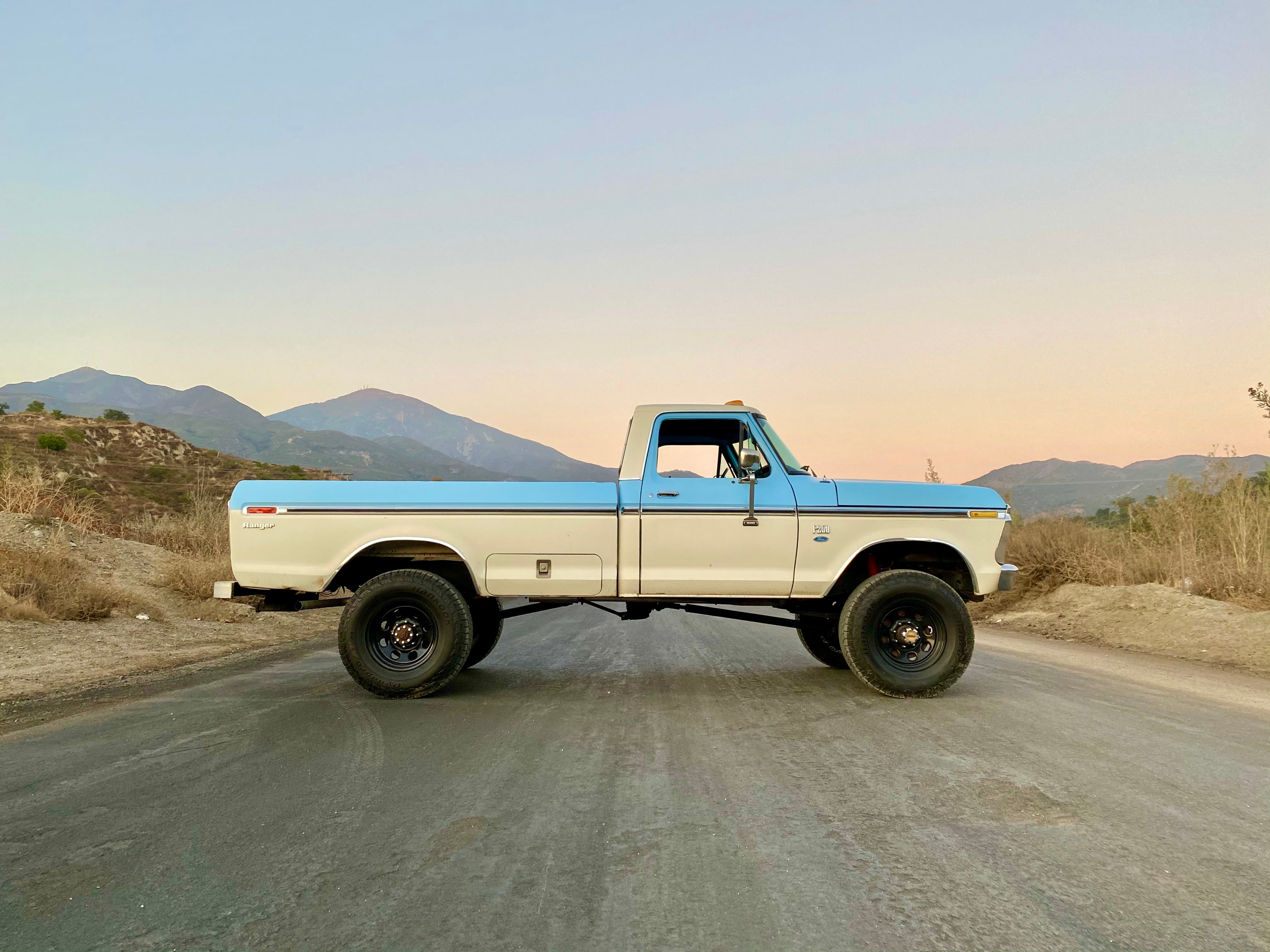1975 Ford F-250 Highboy Wind Blue FINE ART PRINT