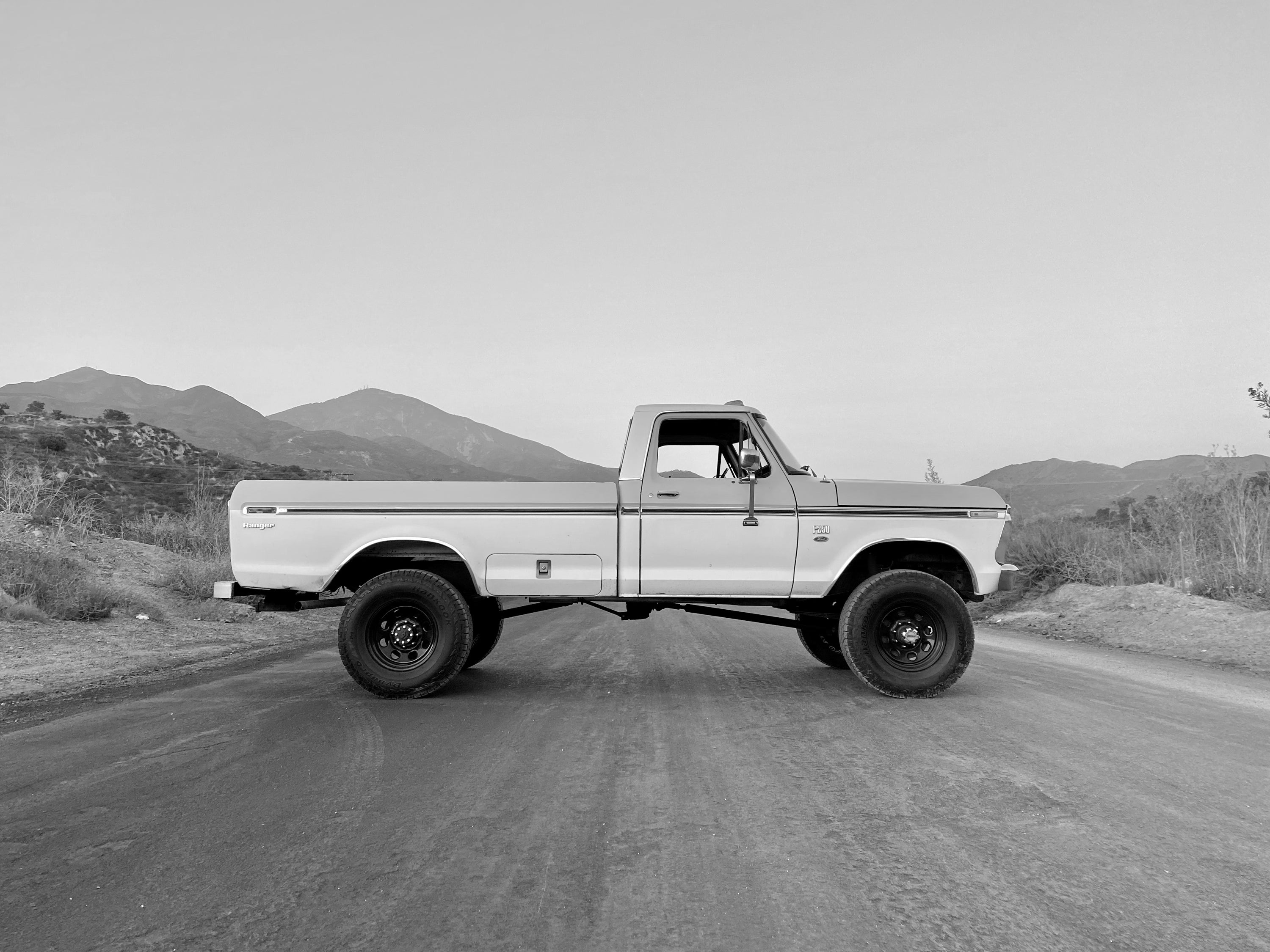 1975 Ford F-250 Highboy Wind Blue FINE ART PRINT