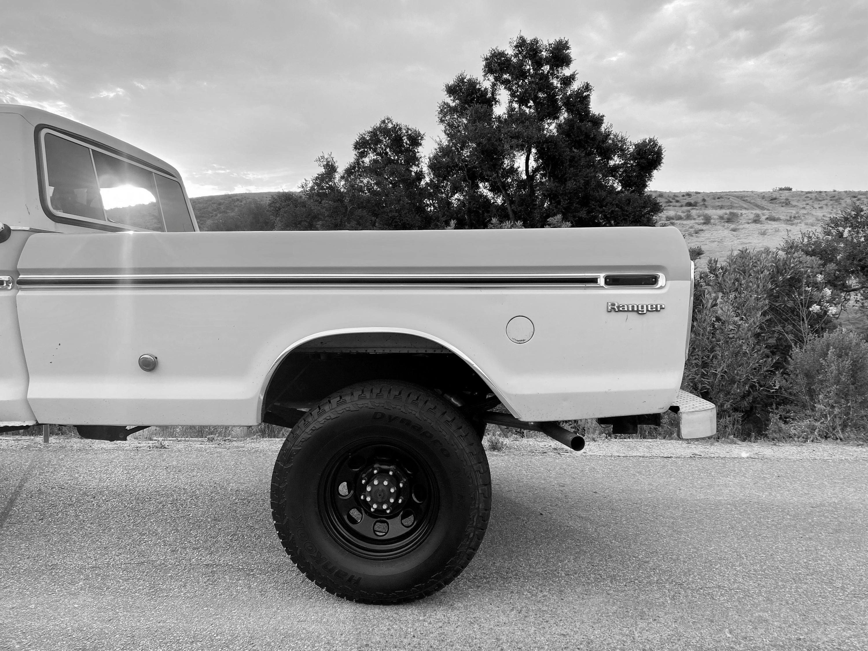 1975 Ford F-250 Highboy Wind Blue FINE ART PRINT