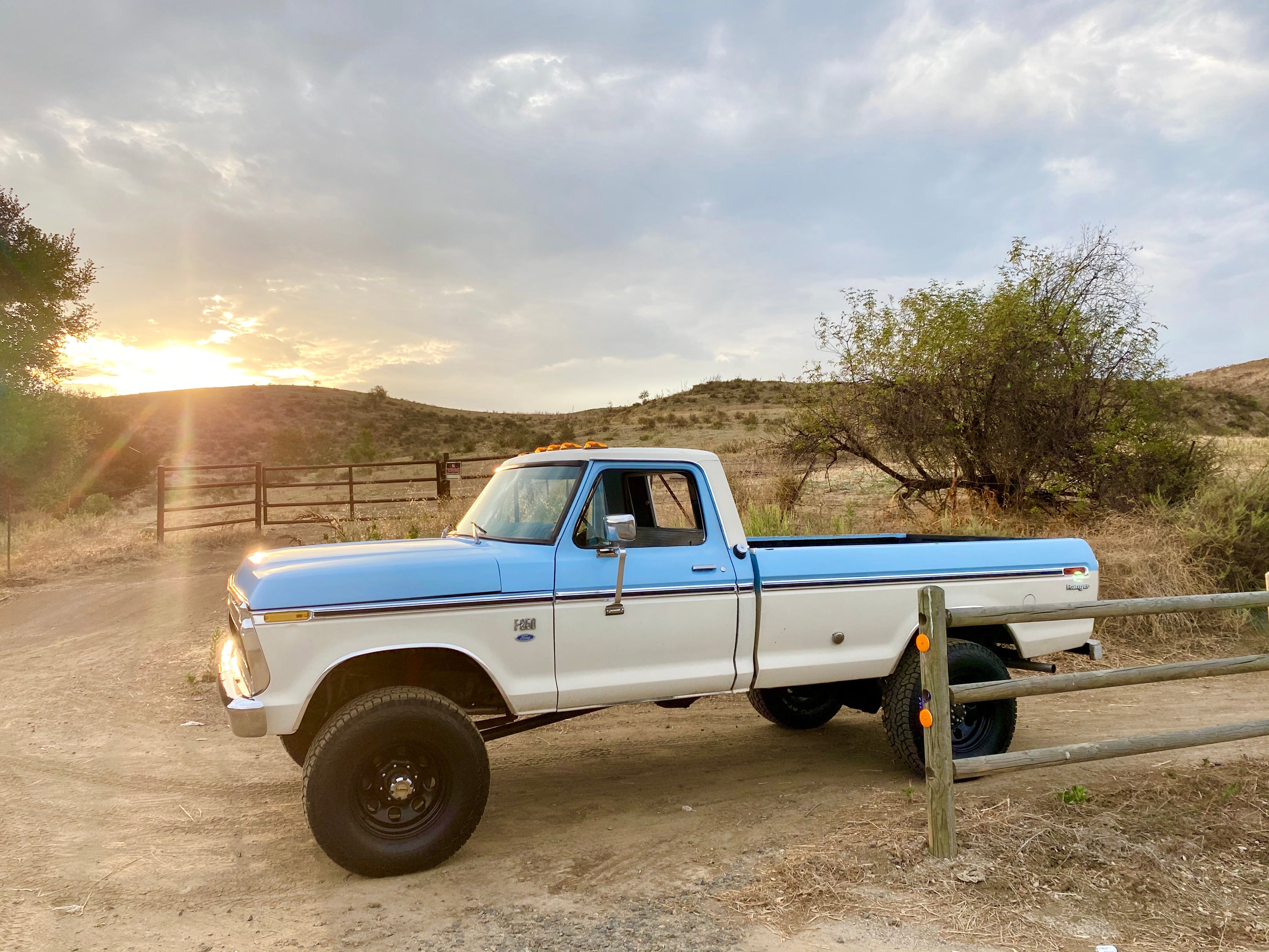 1975 Ford F-250 Highboy Wind Blue FINE ART PRINT