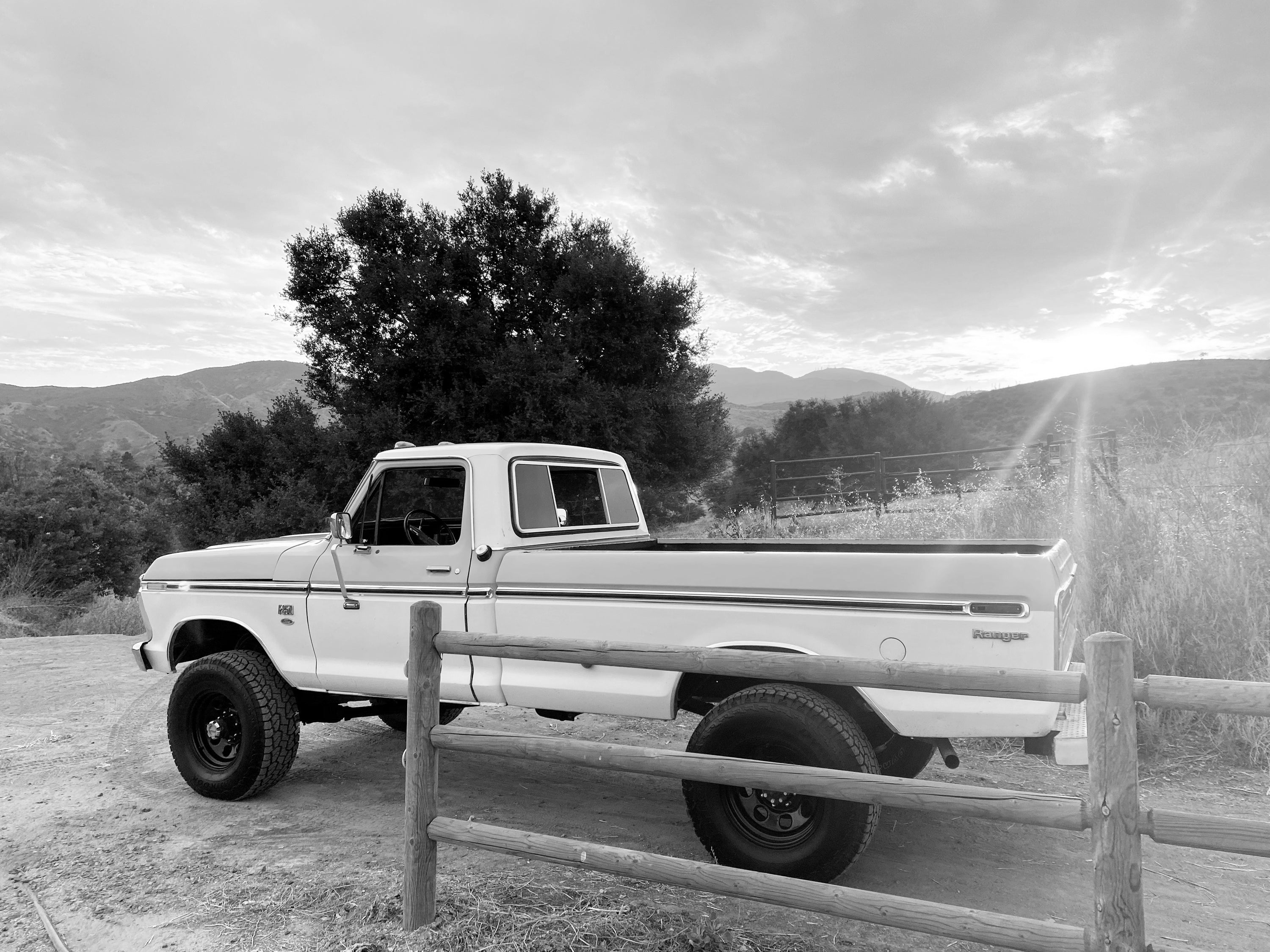 1975 Ford F-250 Highboy Wind Blue FINE ART PRINT