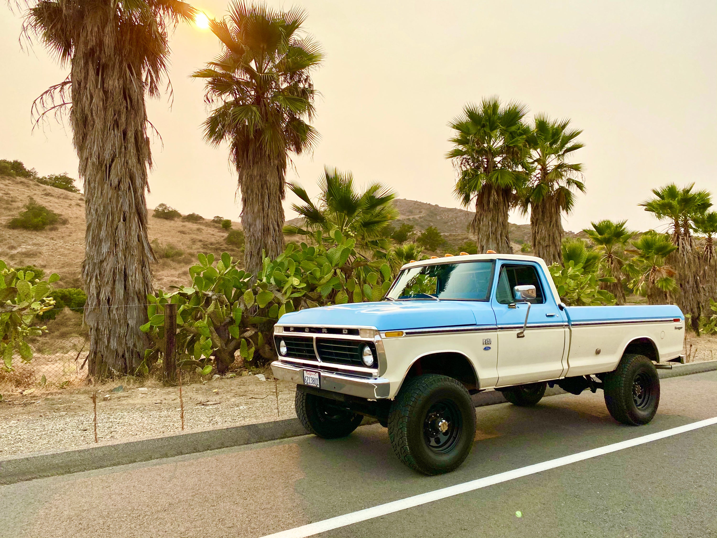 1975 Ford F-250 Highboy Wind Blue FINE ART PRINT