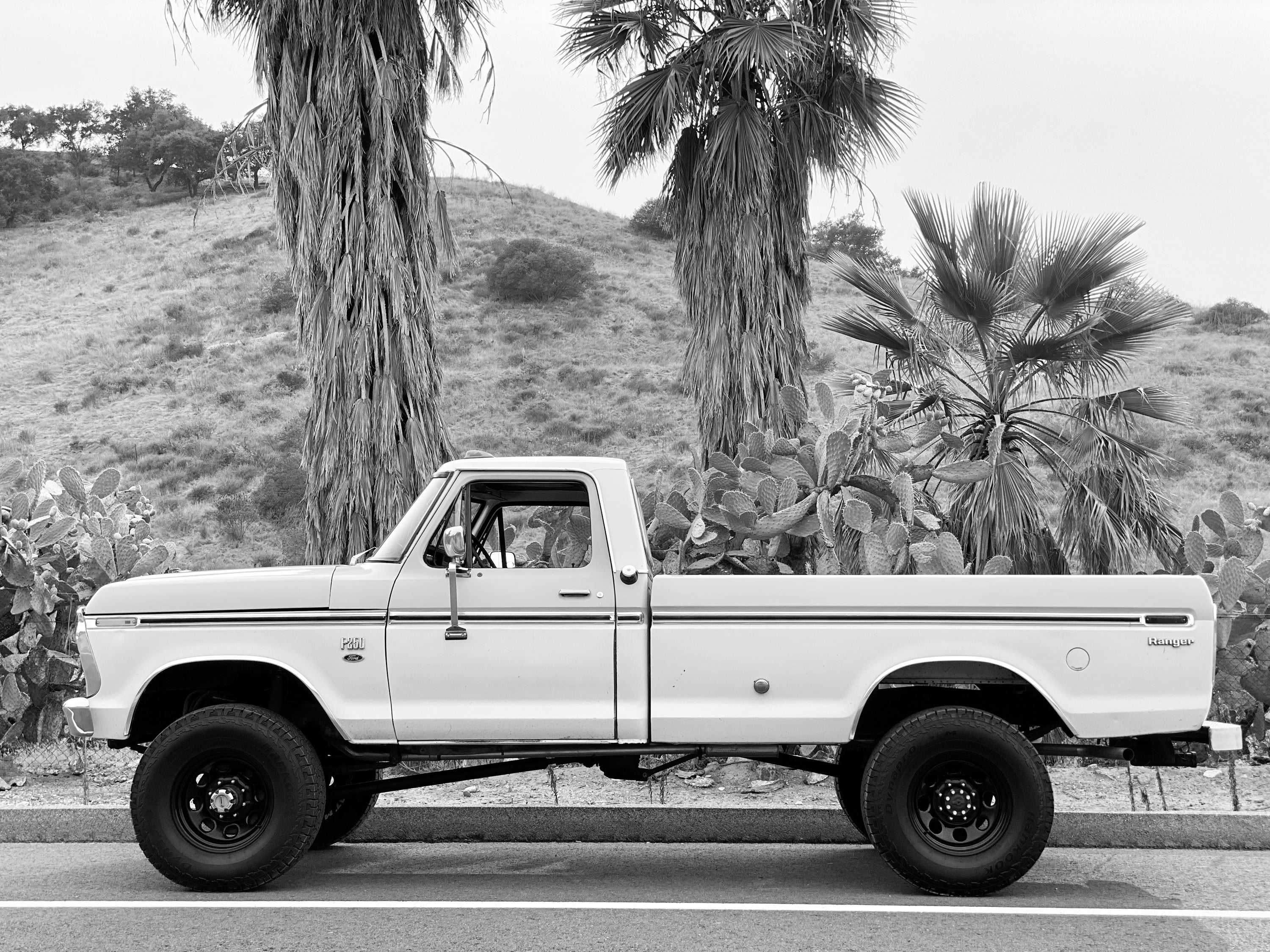 1975 Ford F-250 Highboy Wind Blue FINE ART PRINT