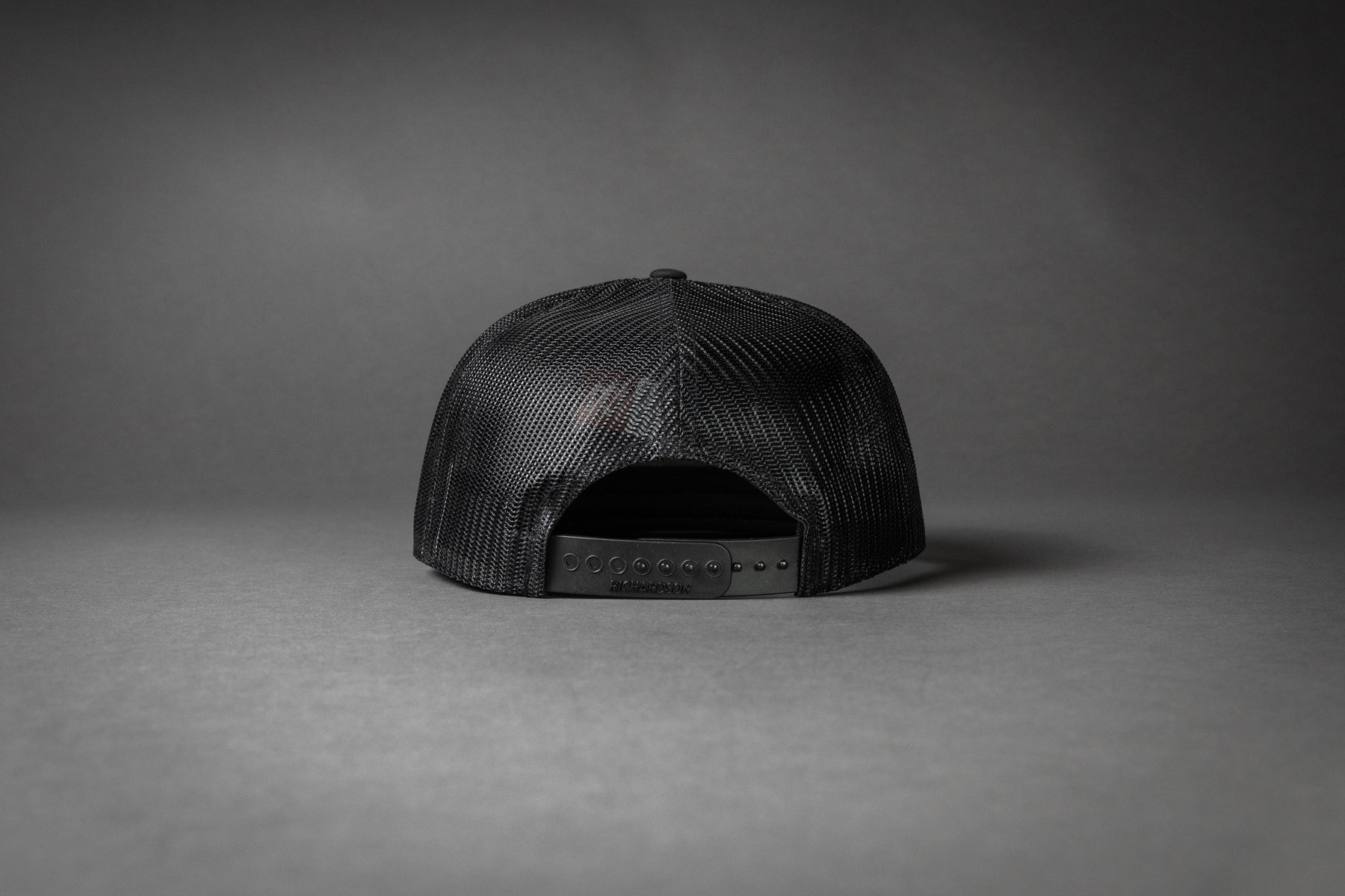 CHARIOTS (Black/Black 7-Panel)