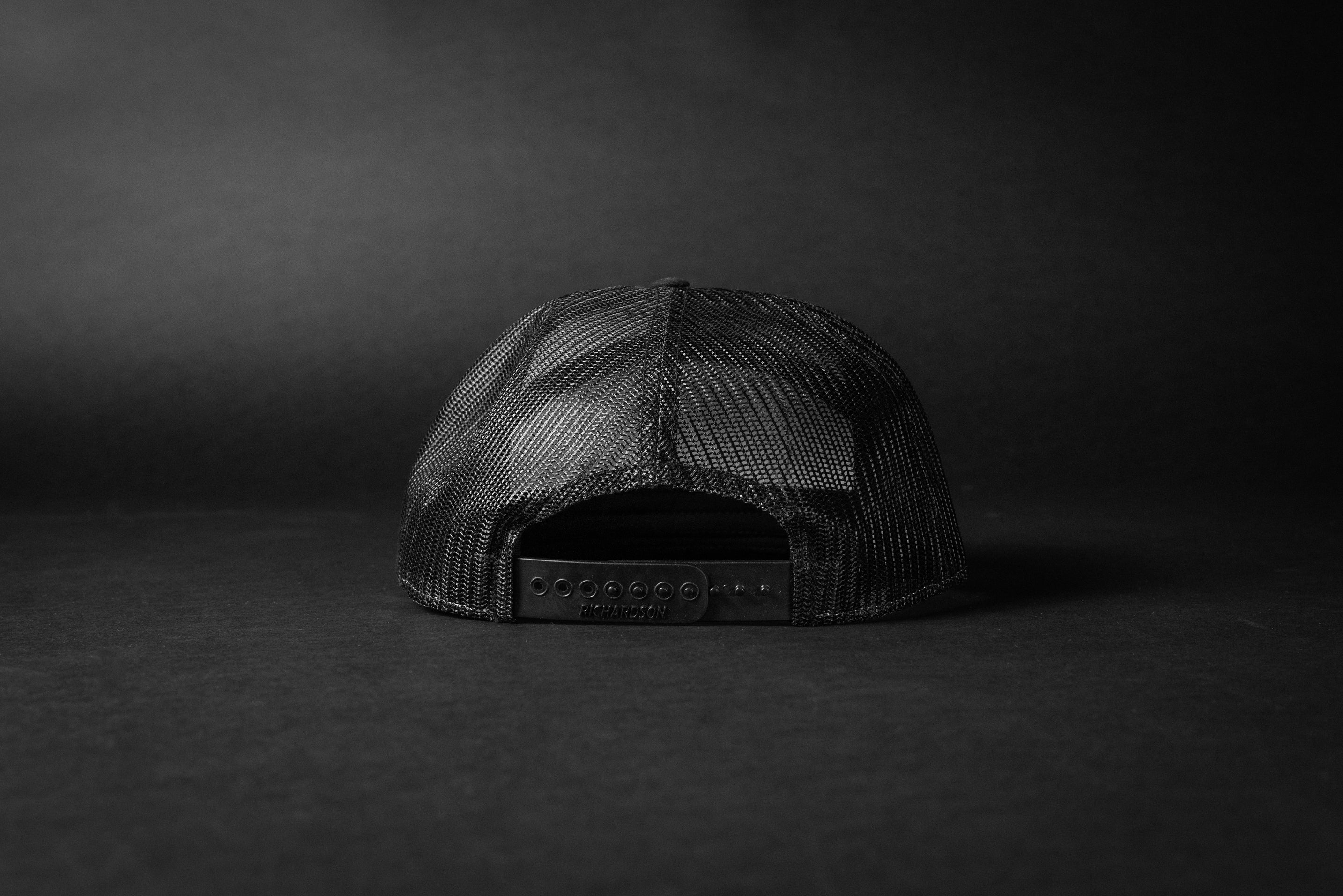 CHARIOTS (Charcoal/Black/White)