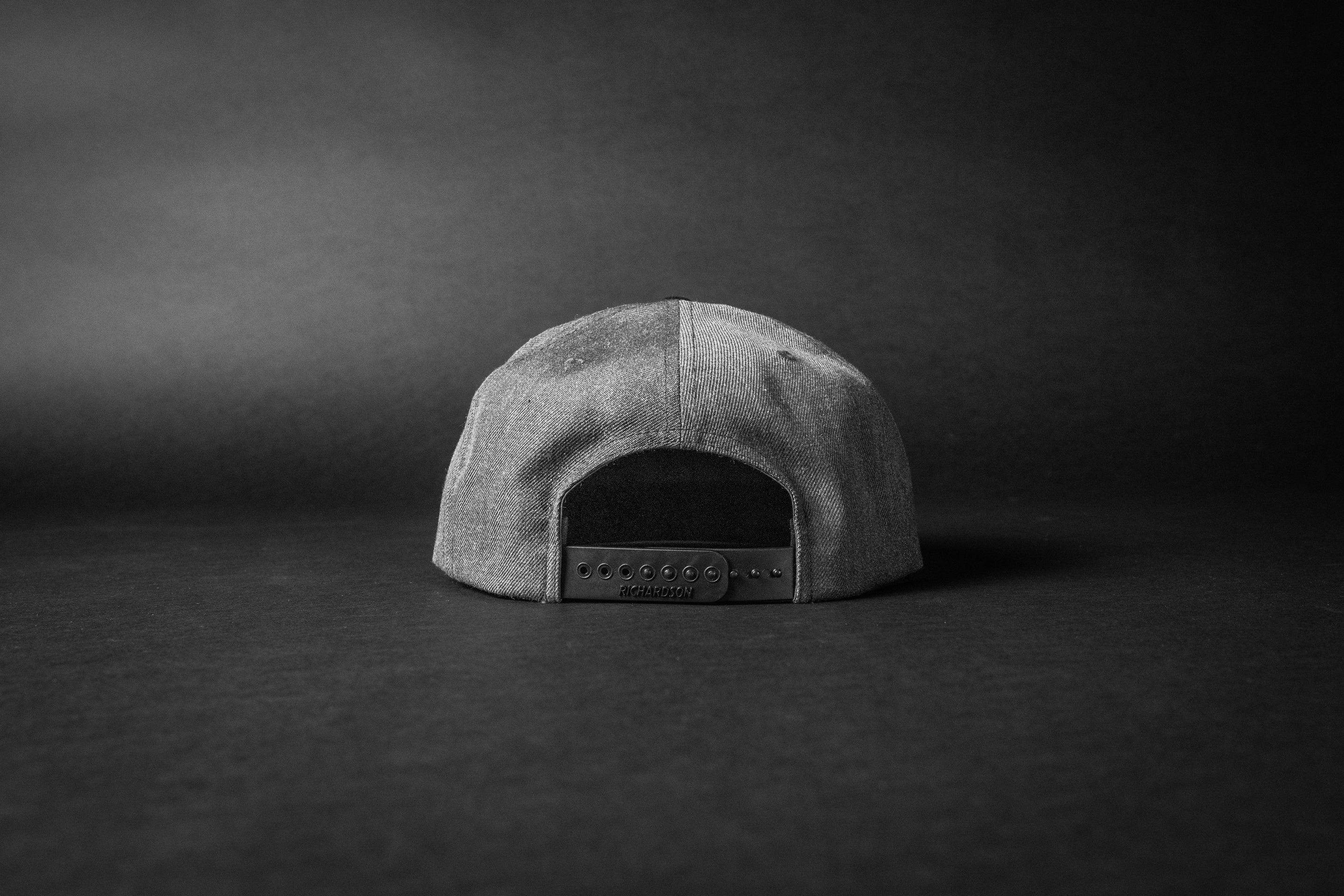 SPEED BREED FLAG (Heather Charcoal/Green Camo)
