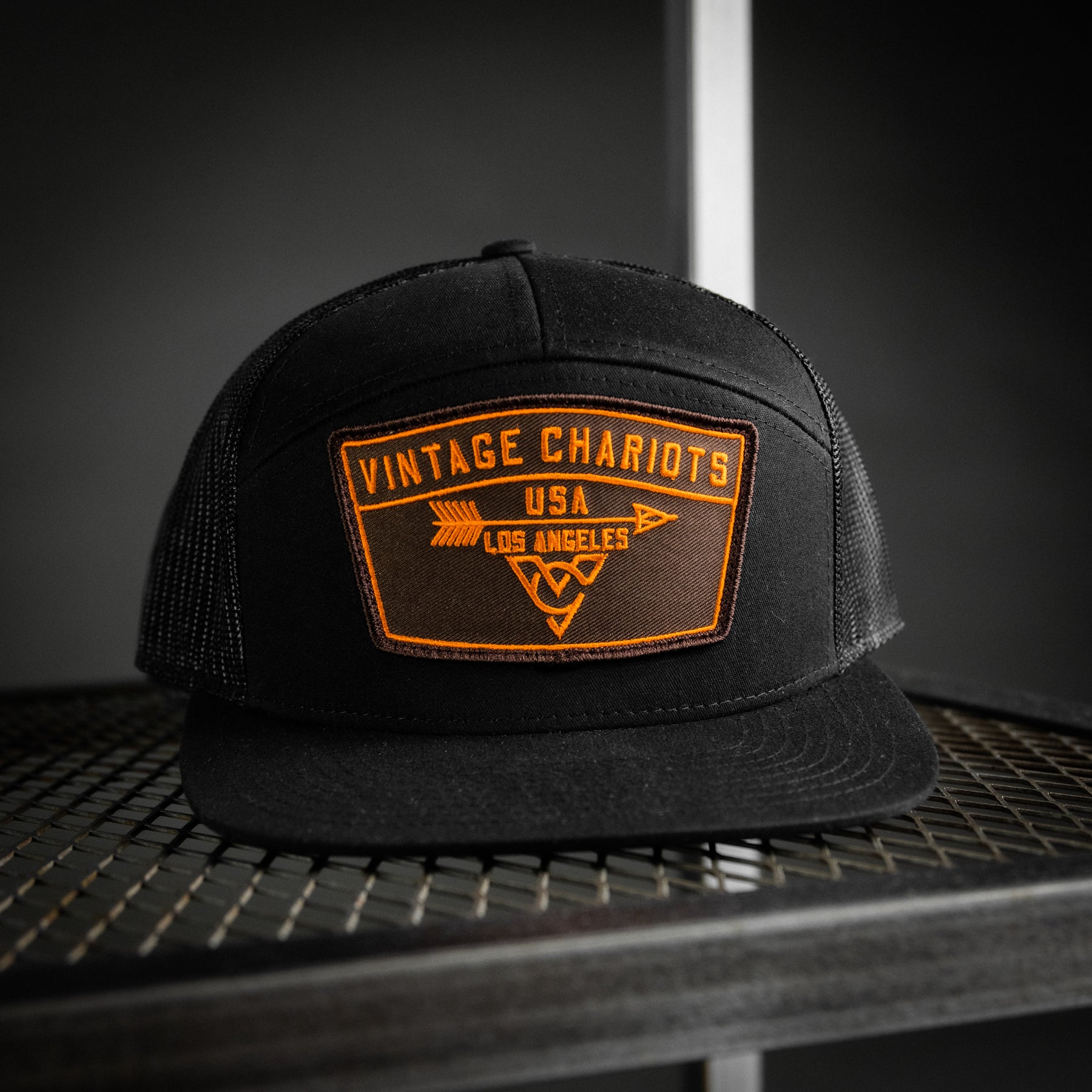 THE ARROW (Black/Black 7-Panel)