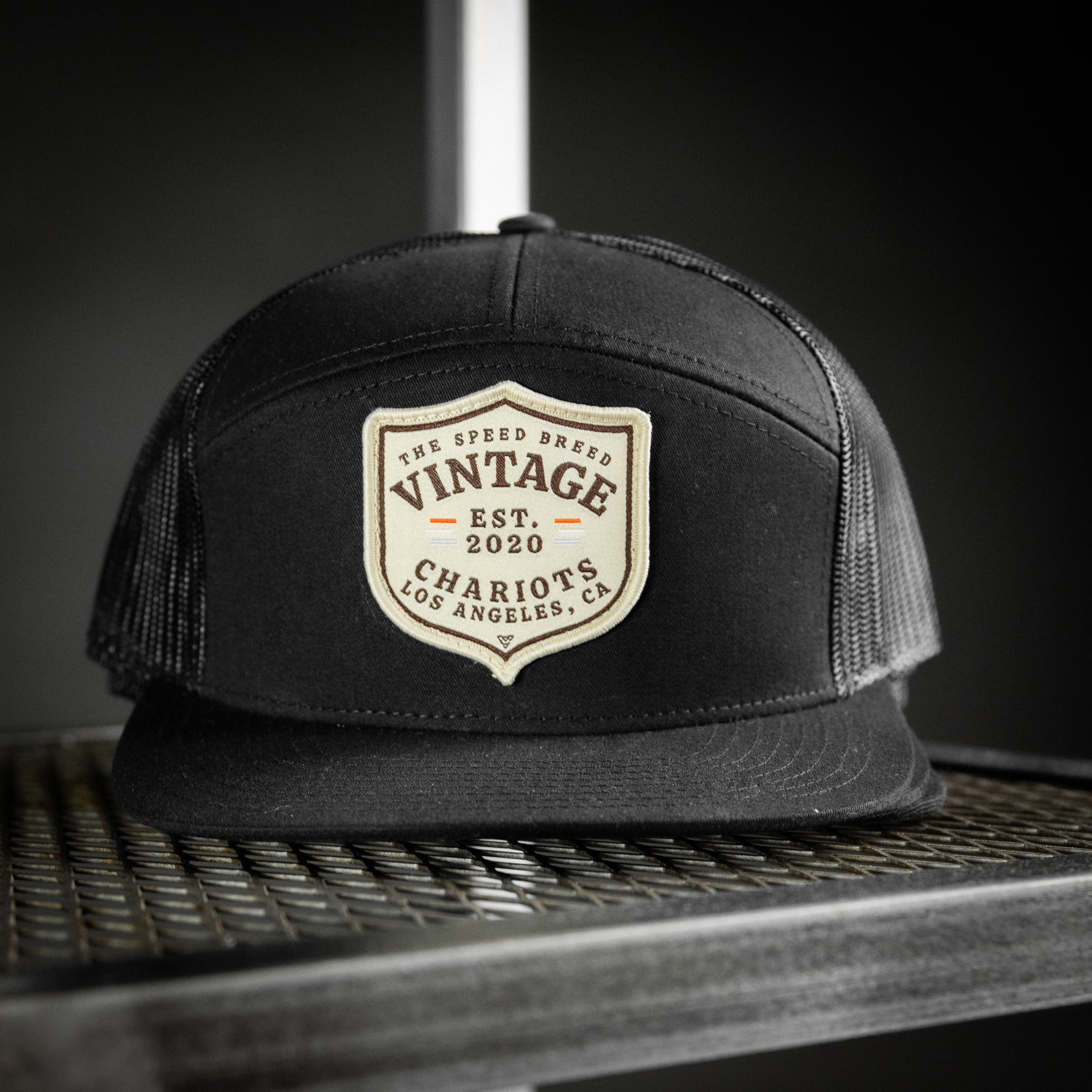 VINTAGE CREST (Black/Black)