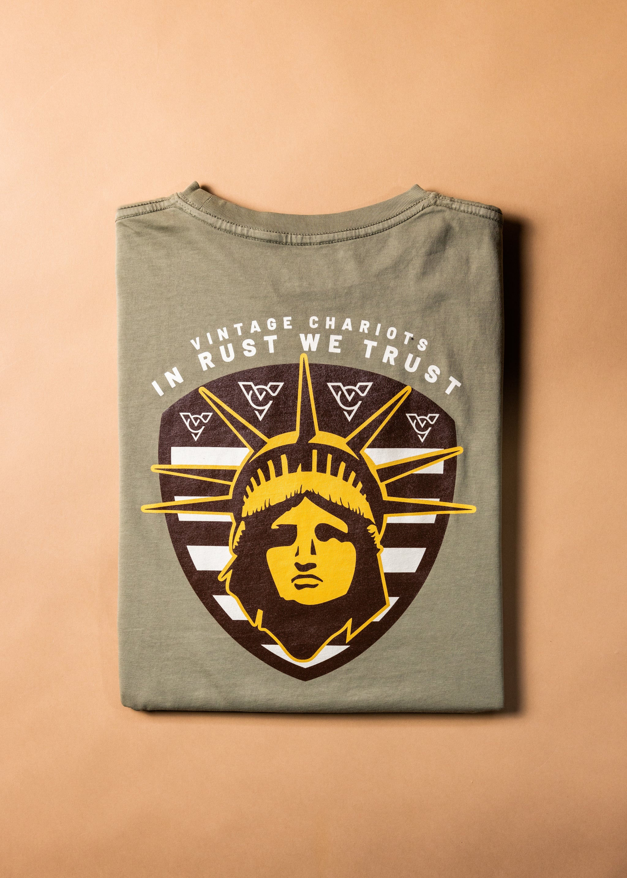 IN RUST WE TRUST TEE (Bay Leaf)