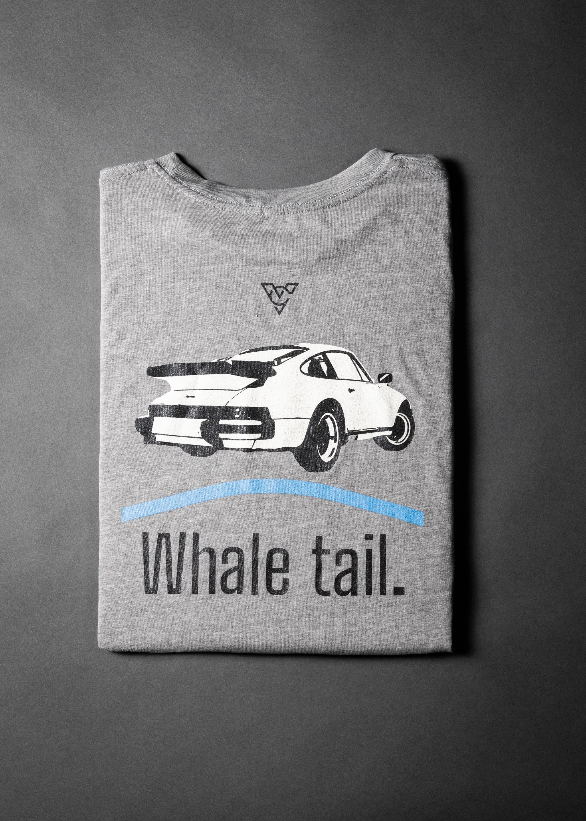 WHALE TAIL WOMENS BOYFRIEND TEE (Carbon Grey)