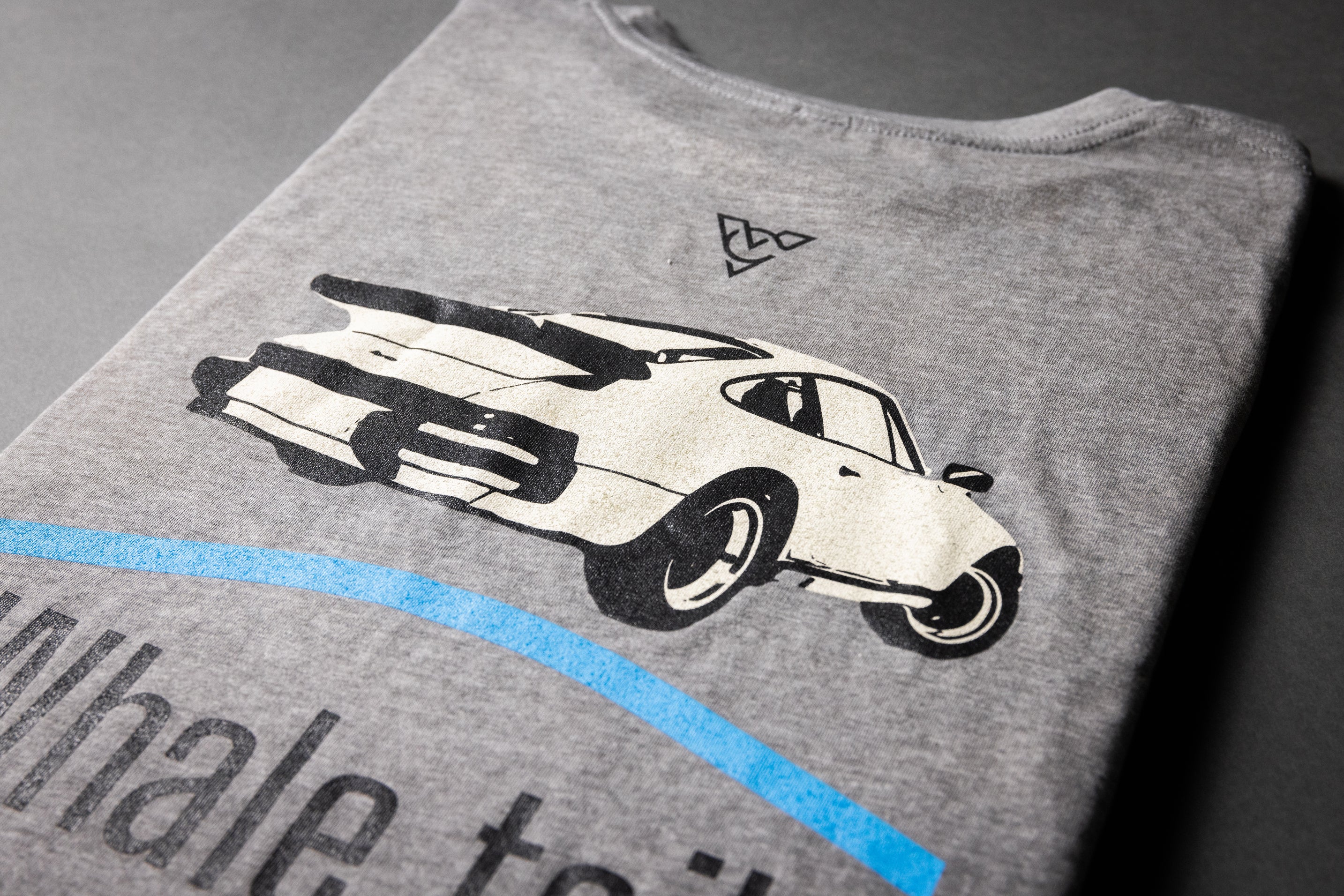 WHALE TAIL WOMENS BOYFRIEND TEE (Carbon Grey)