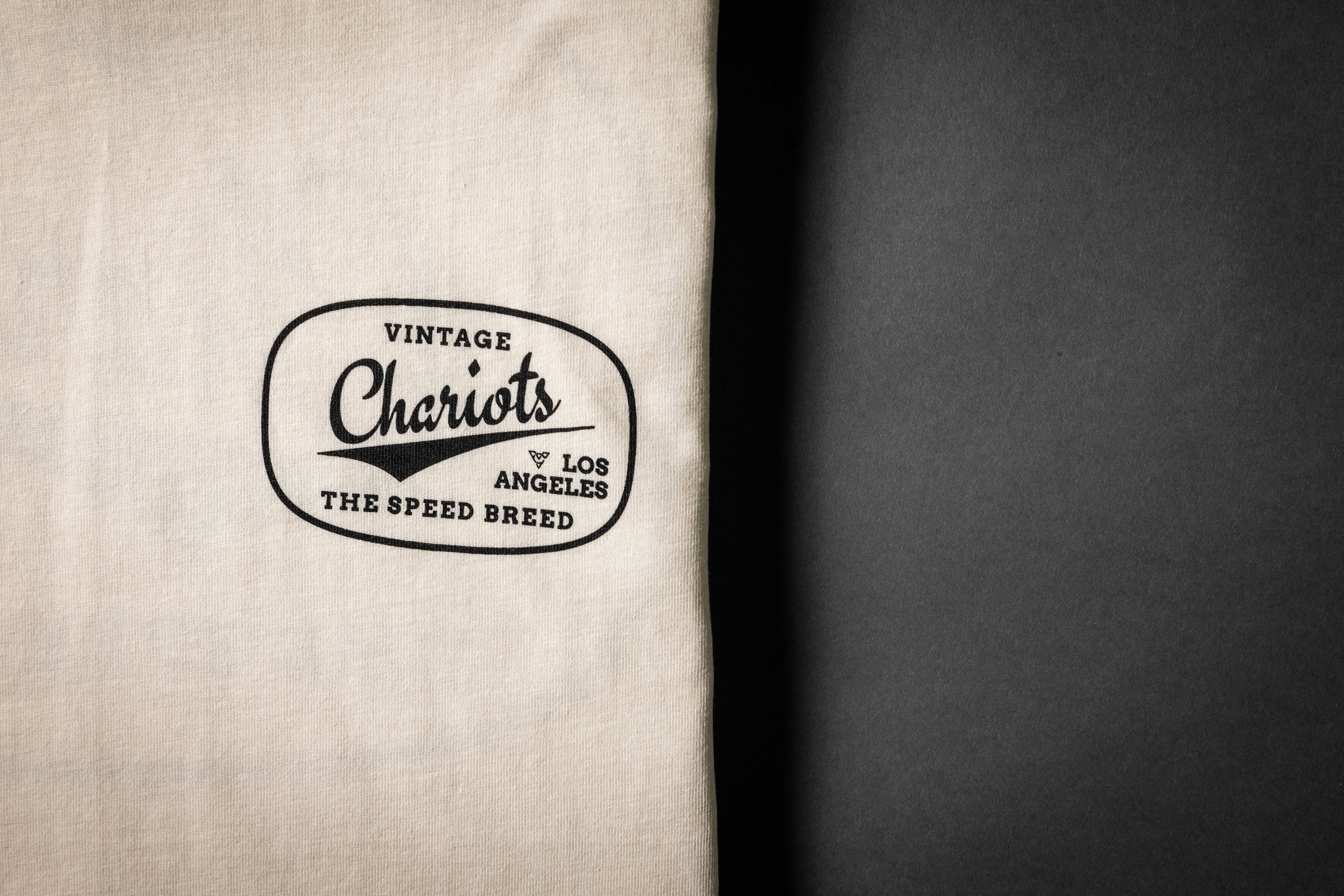 CHARIOTS OVAL LOGO TEE (Vintage White)