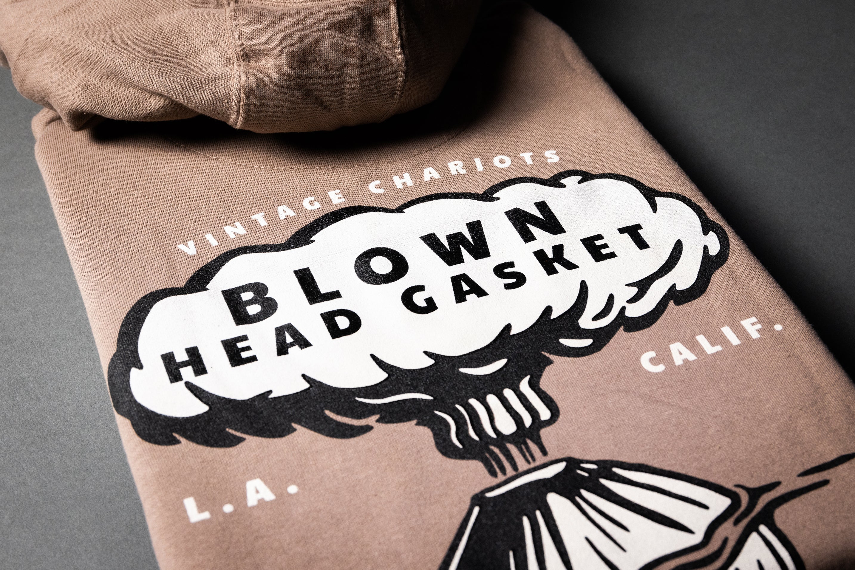 BLOWN HEAD GASKET UNISEX PREMIUM PULLOVER HOODIE (Latte)