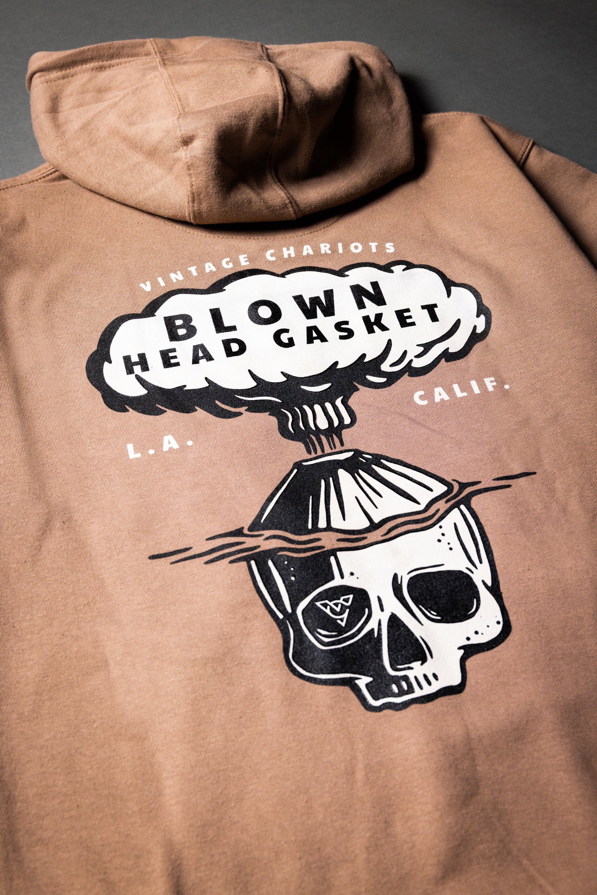 BLOWN HEAD GASKET UNISEX PREMIUM PULLOVER HOODIE (Latte)