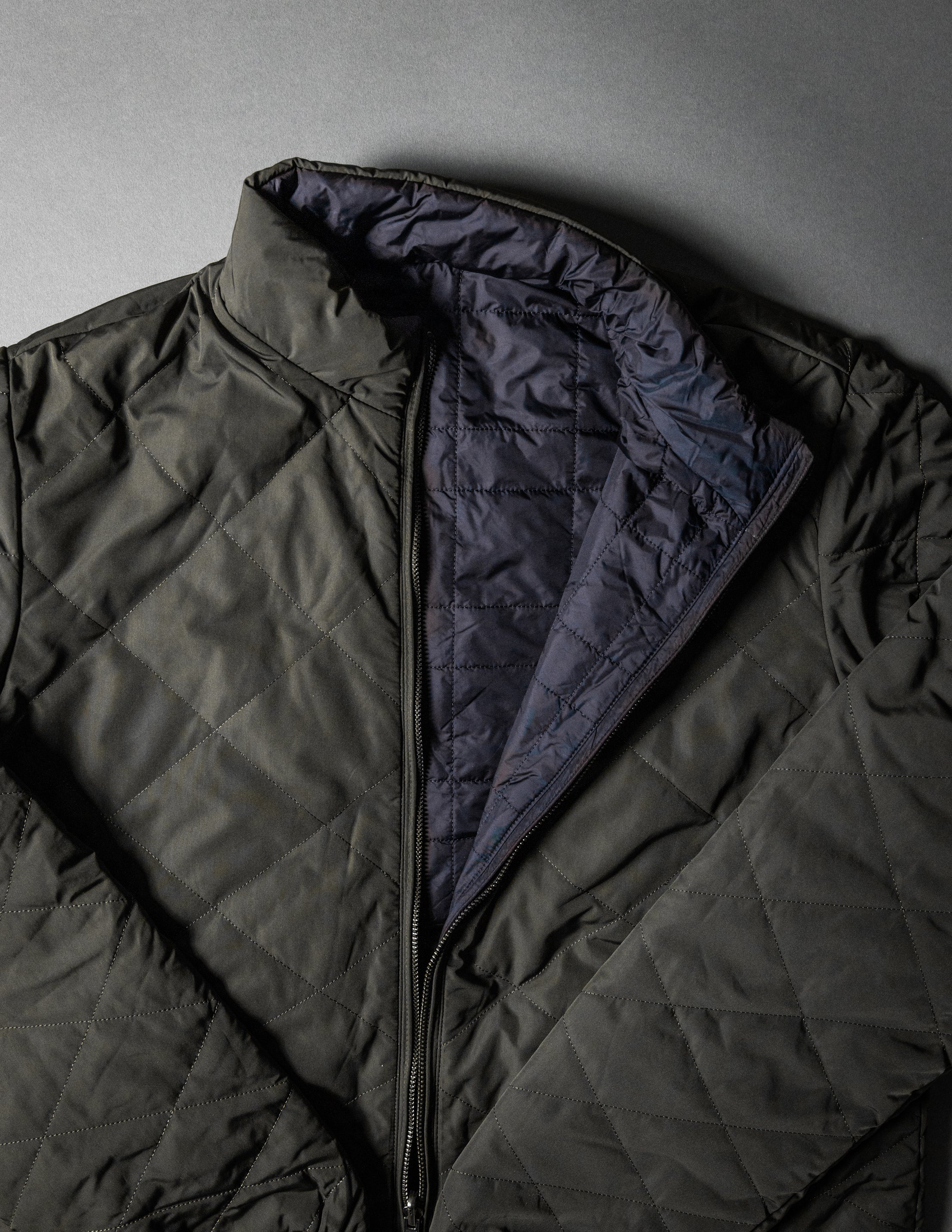 SPEED BREED PREMIUM REVERSIBLE QUILTED PUFFER JACKET (Dark Olive/Navy)