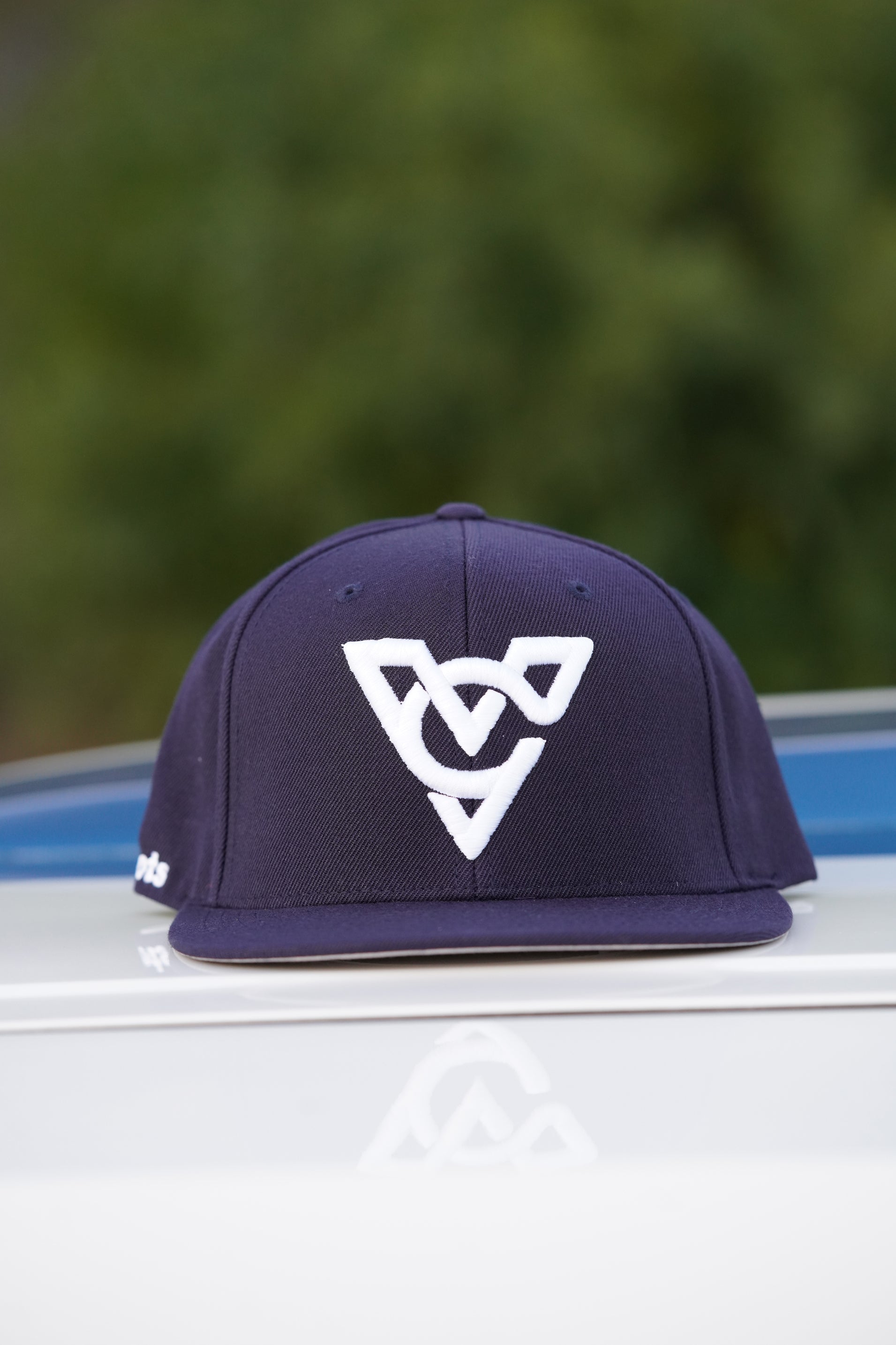 VC PUFF HAT (Navy/White Puff)