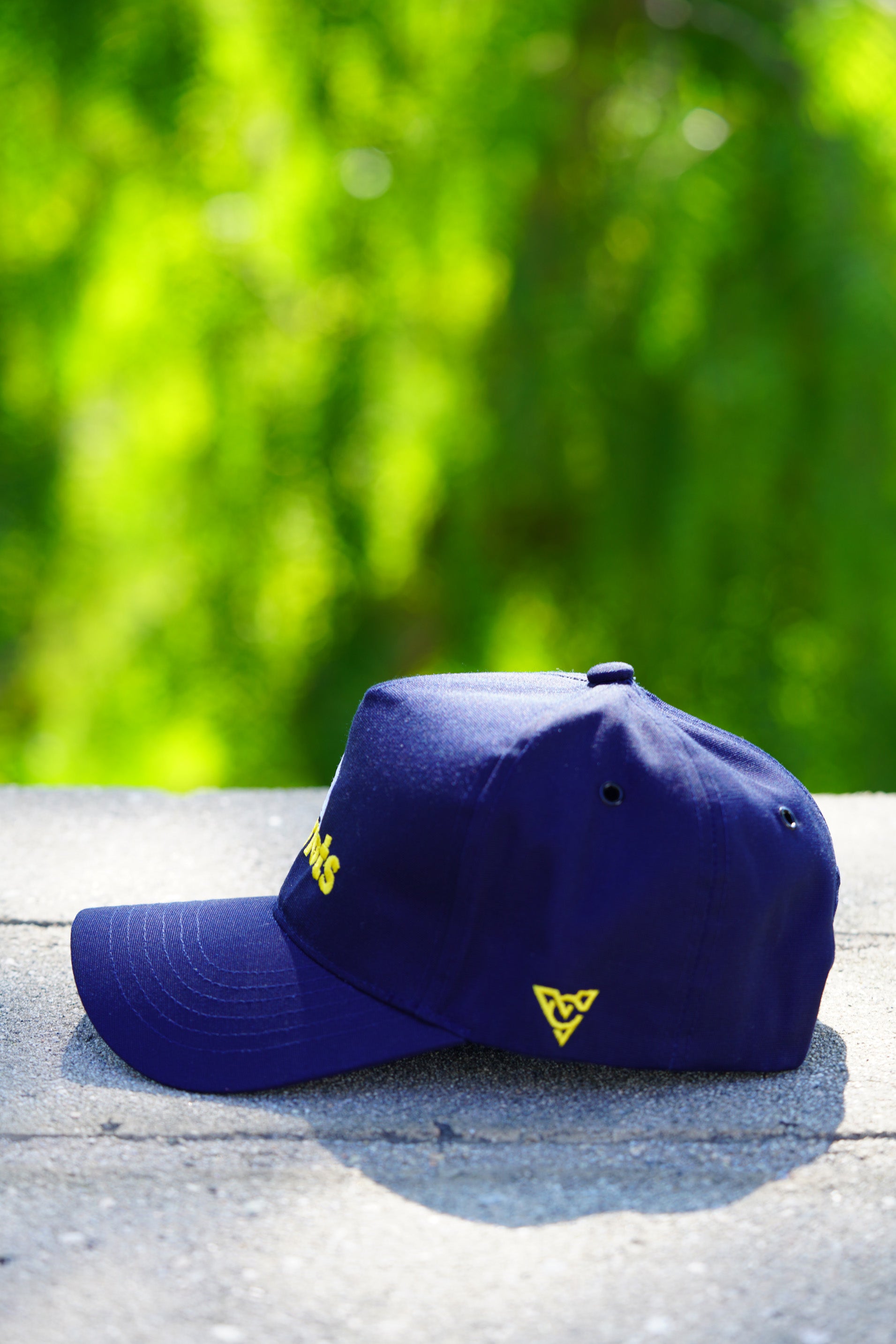 ZEPHYR COTTON CANVAS HAT (Navy/Gold/White)