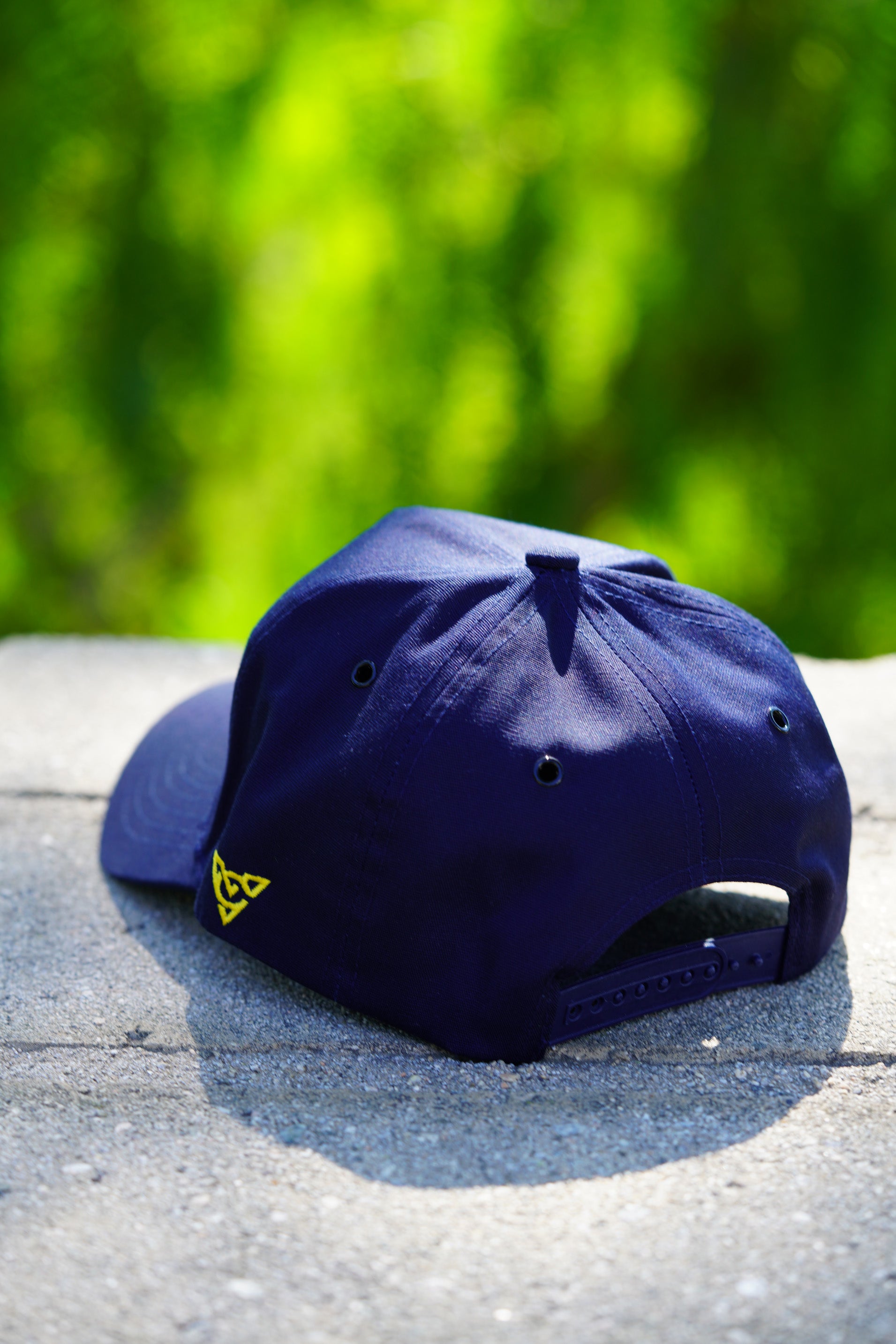 ZEPHYR COTTON CANVAS HAT (Navy/Gold/White)