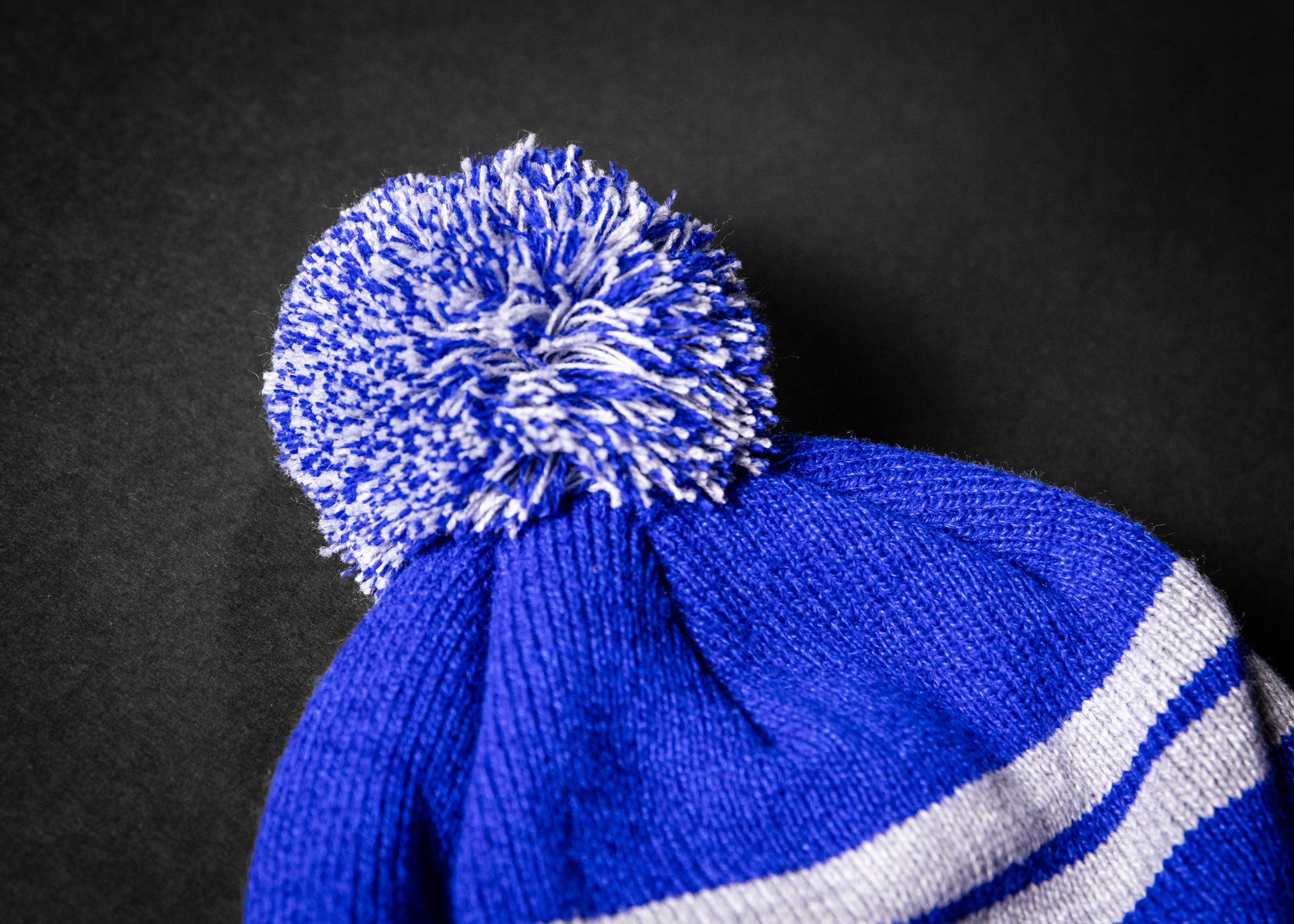 SPEED COLLECTIVE SHORT POM BEANIE (Heather Royal)