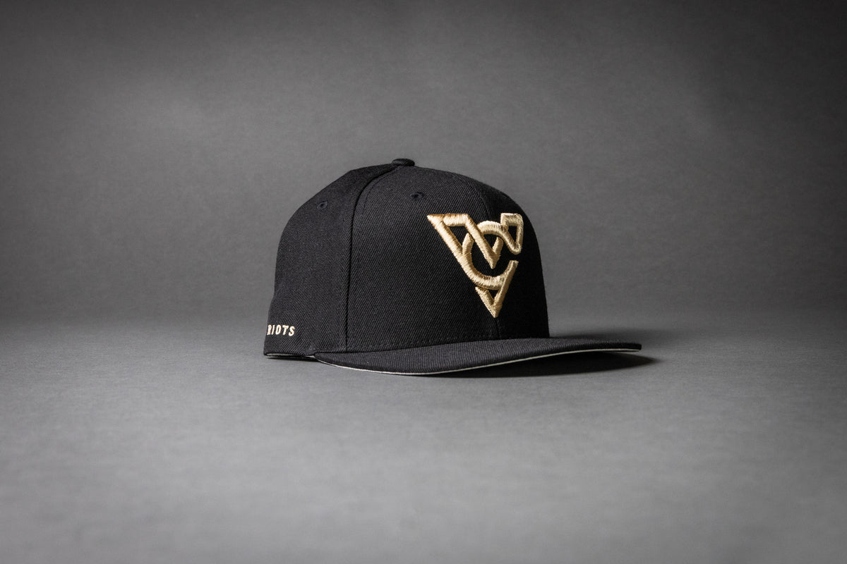 VC PUFF HAT (Black/Light Gold Puff)