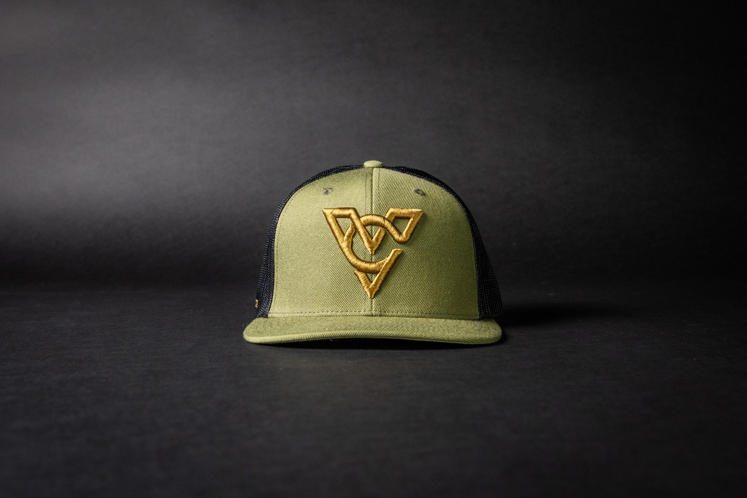 VC WOOL BLEND FLATBILL TRUCKER HAT (Loden Green/Black/Gold Puff)